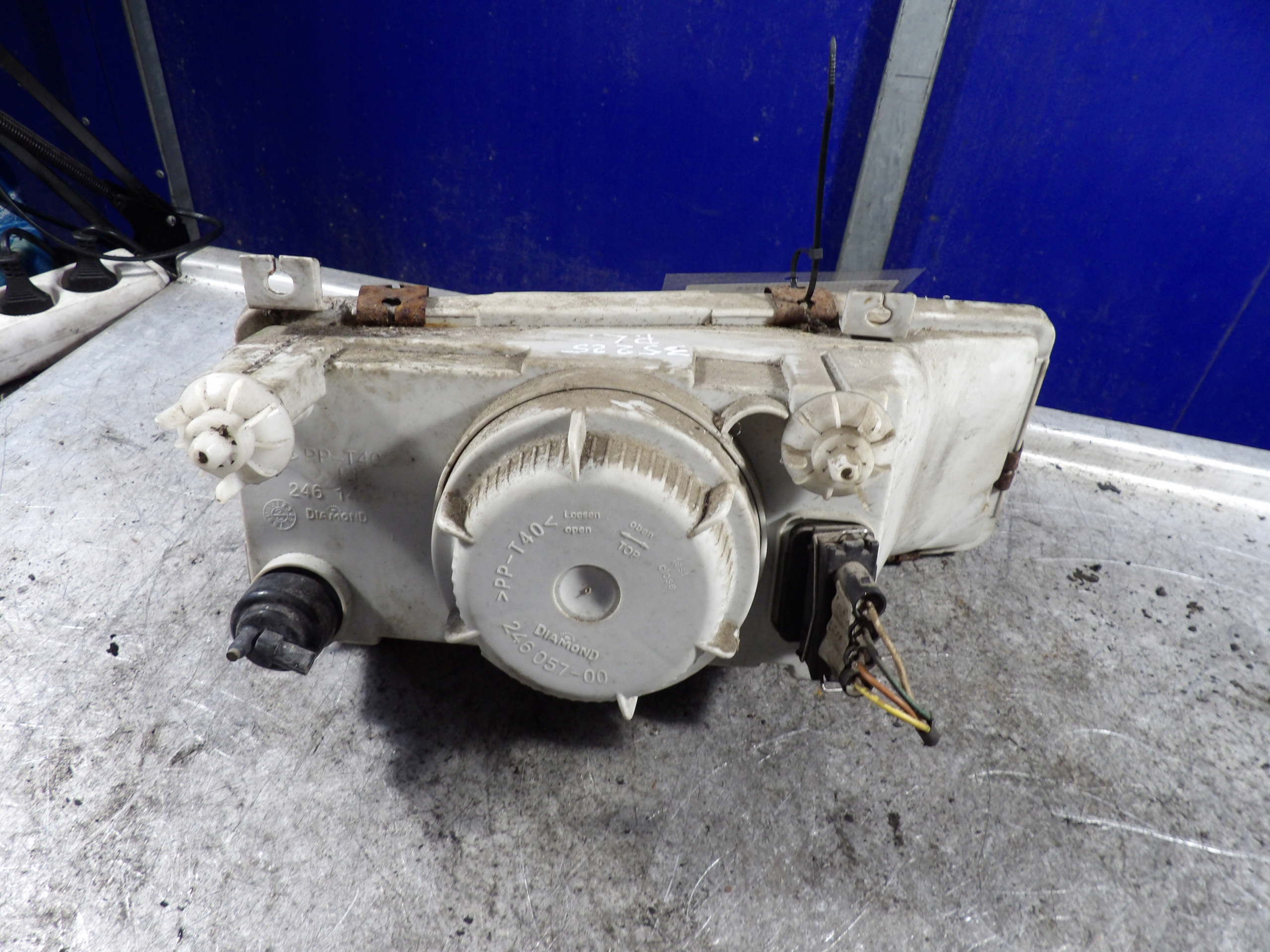 Skoda Felicia light front left lift