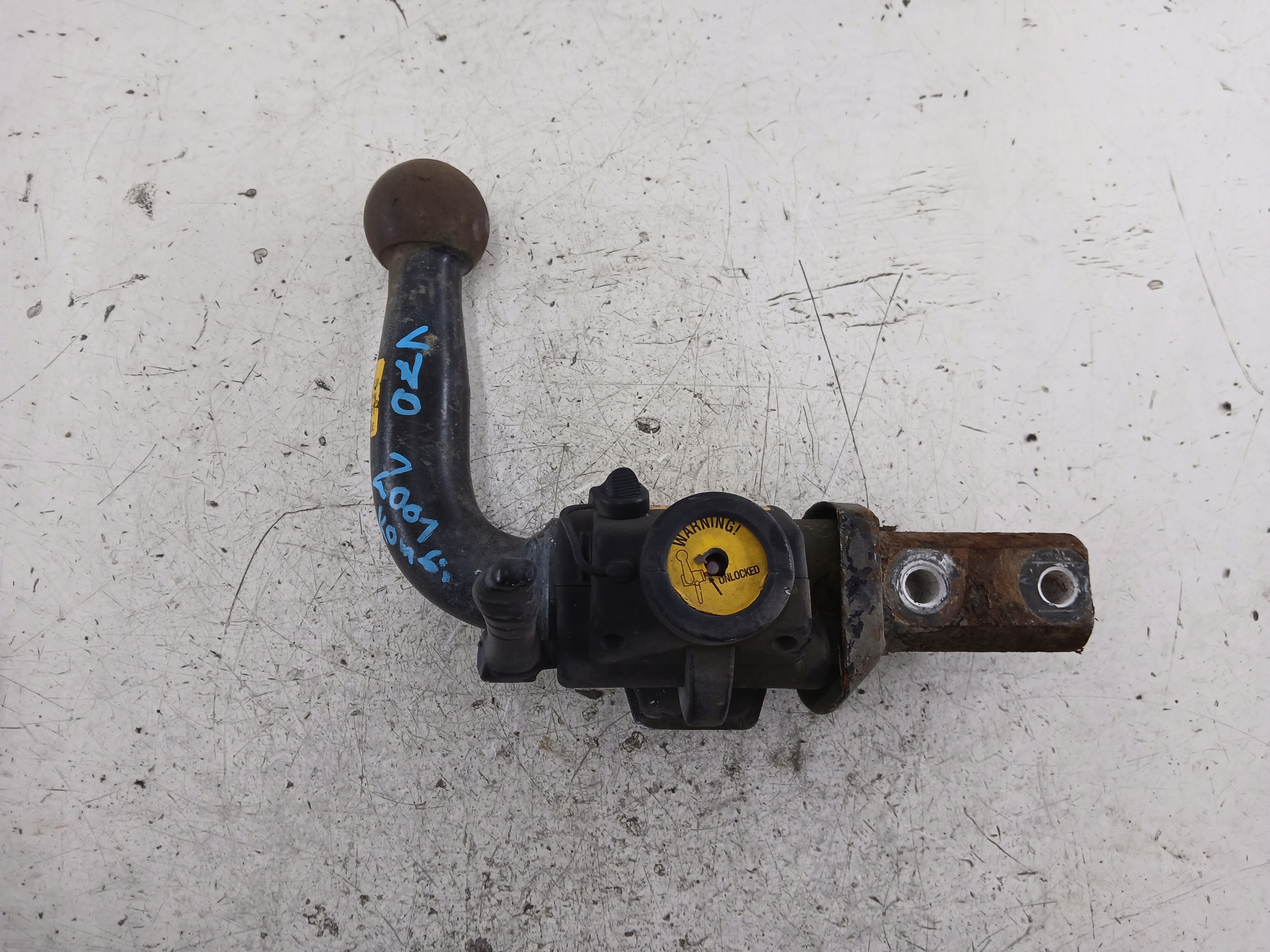 VOLVO V70 II tow 9204503 A50-X