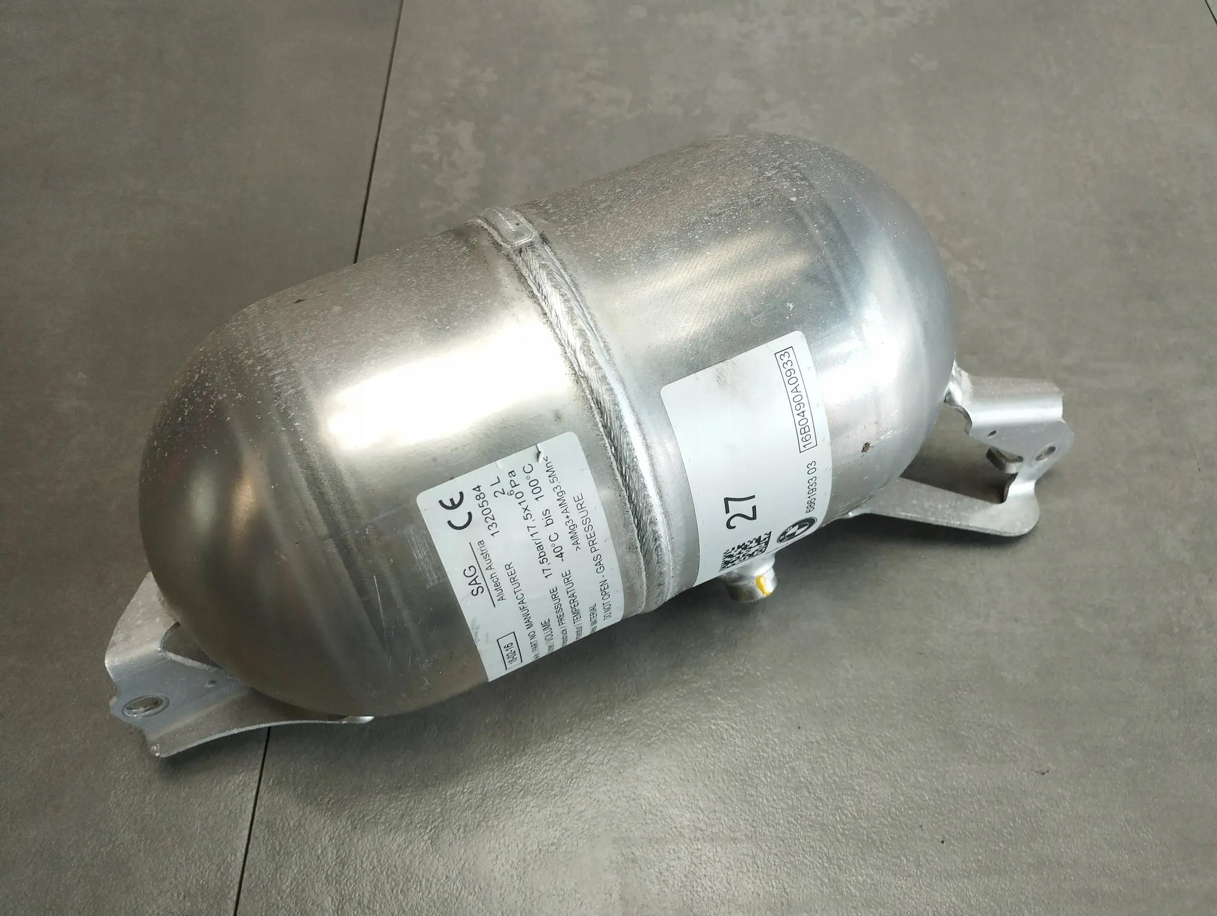BMW 7 G11 750i serbatoio pressione 6861933
