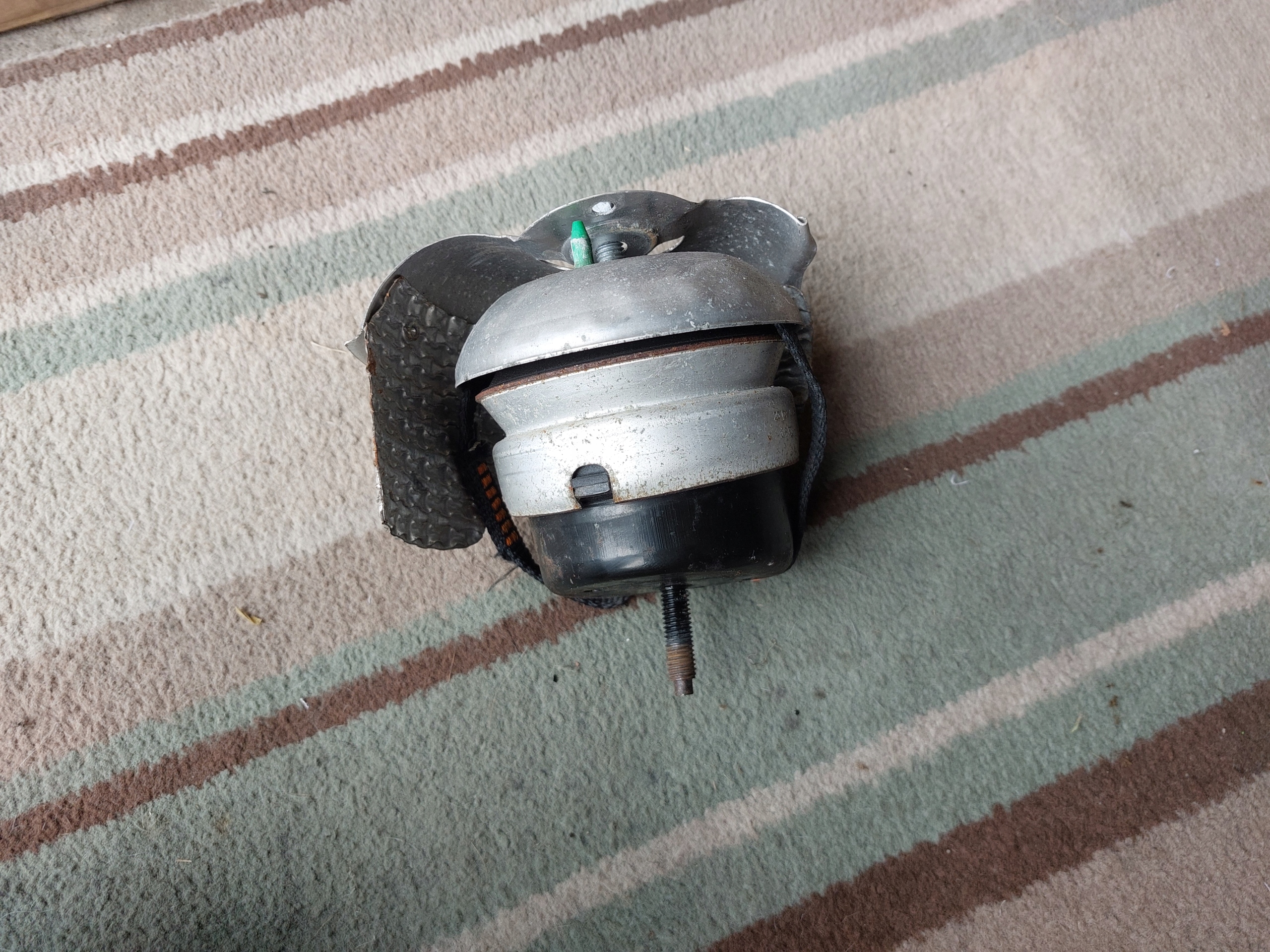 engine mount ASTON MARTIN VANTAGE 4.7 V8 17r