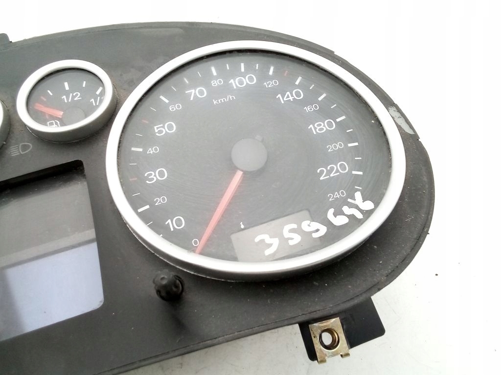 Audi A2 1.4 TDI dials dials predkosciomierz 8Z0920900T