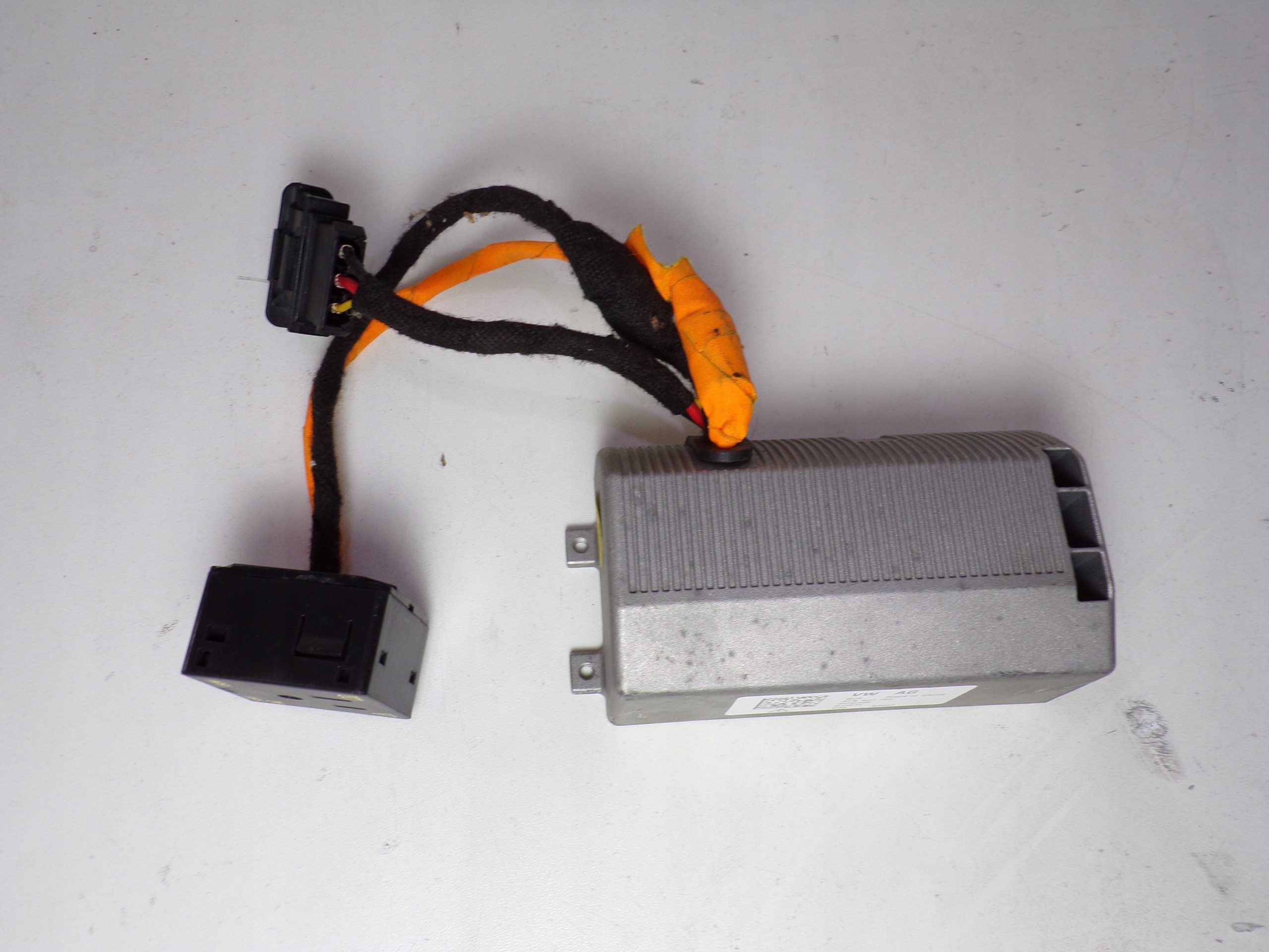 3CN907155 PRZETWORNICA NAPIECIA VW TERAMONT ATLAS Part manufacturer Volkswagen OE