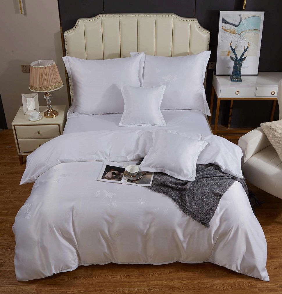 Posteľná Bielizeň atlasová vyšívaná 160x200, exkluzívna biela, motýle AT017