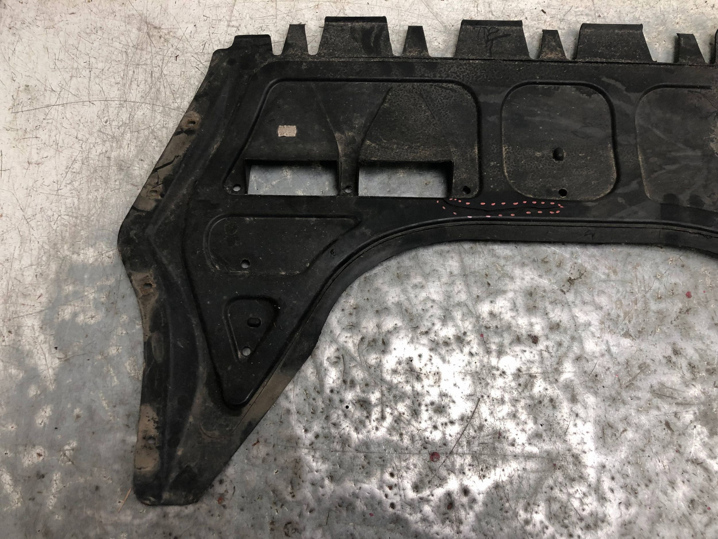 cover below engine AUDI A3 8P LIFT 1K0825237J