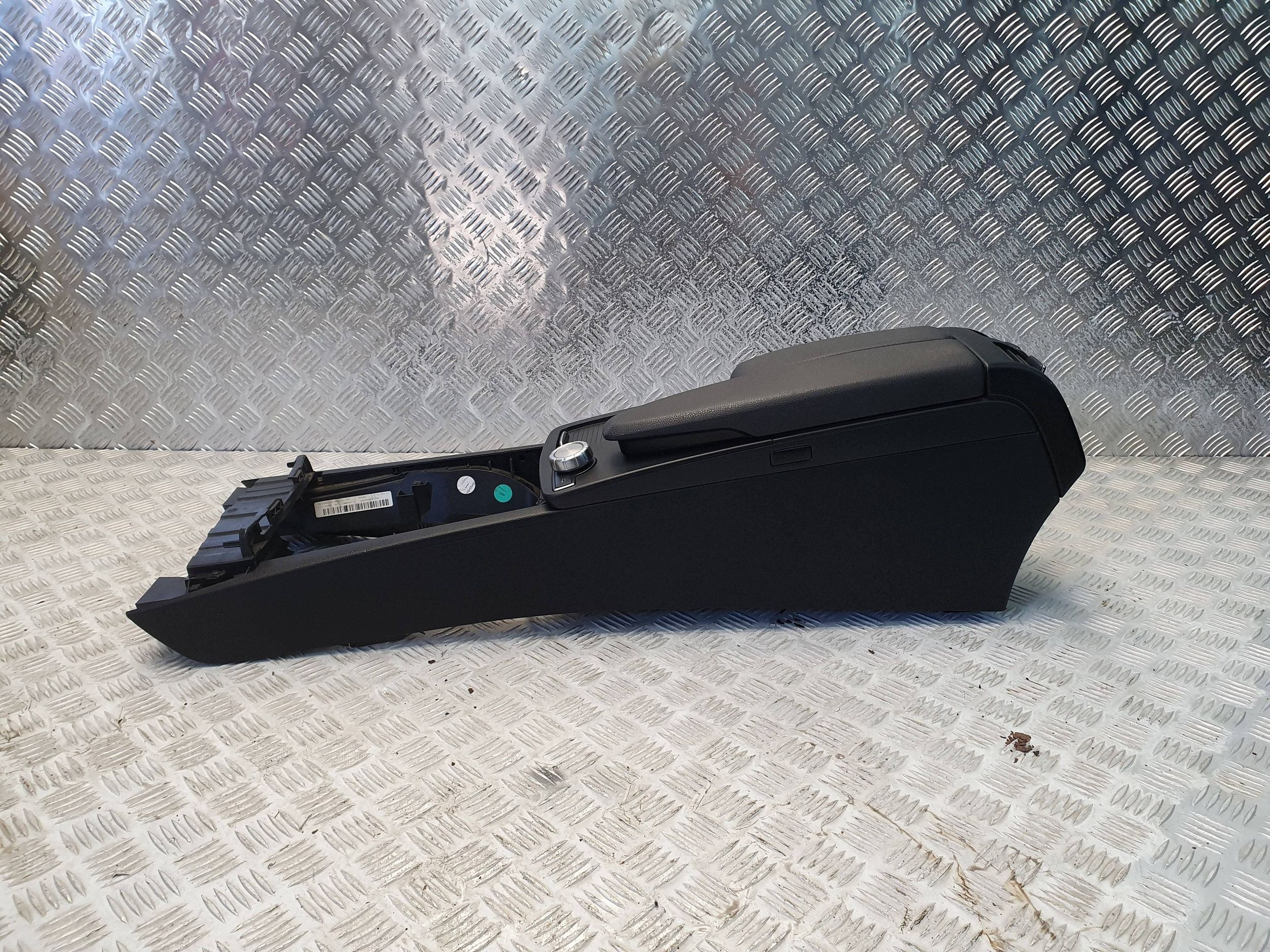 TUNEL armrest control panel EU A2046800150 MERCEDES GLK X204 W204