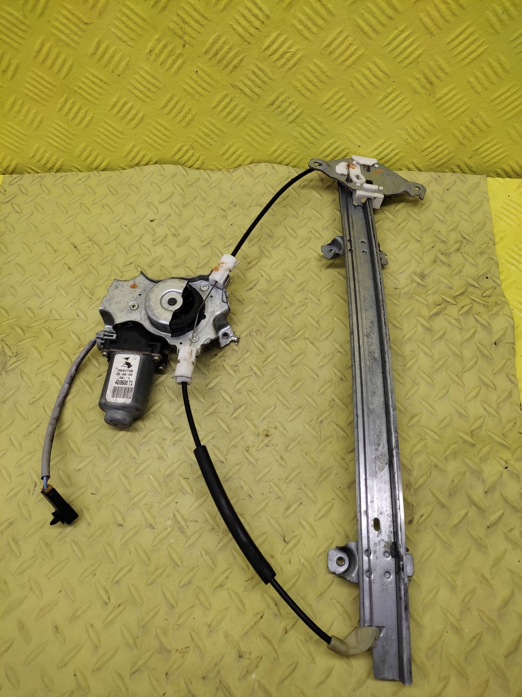 NISSAN ALMERA window regulator right front 400600T1