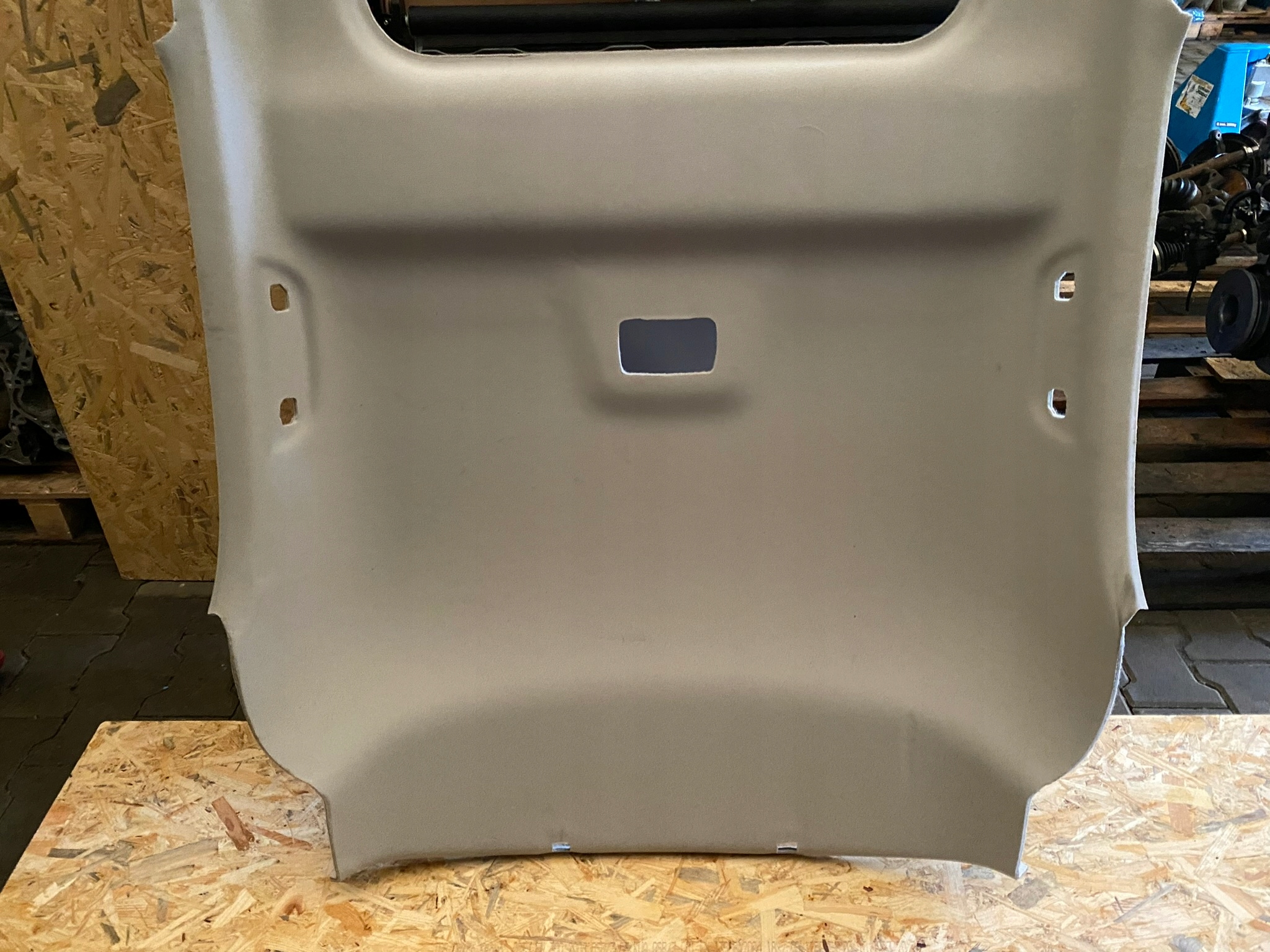 RENAULT MEGANE IV Hatchback LIFT PODSUFITKA SZYBERDACH DACH 739105493R Producent części Renault OE