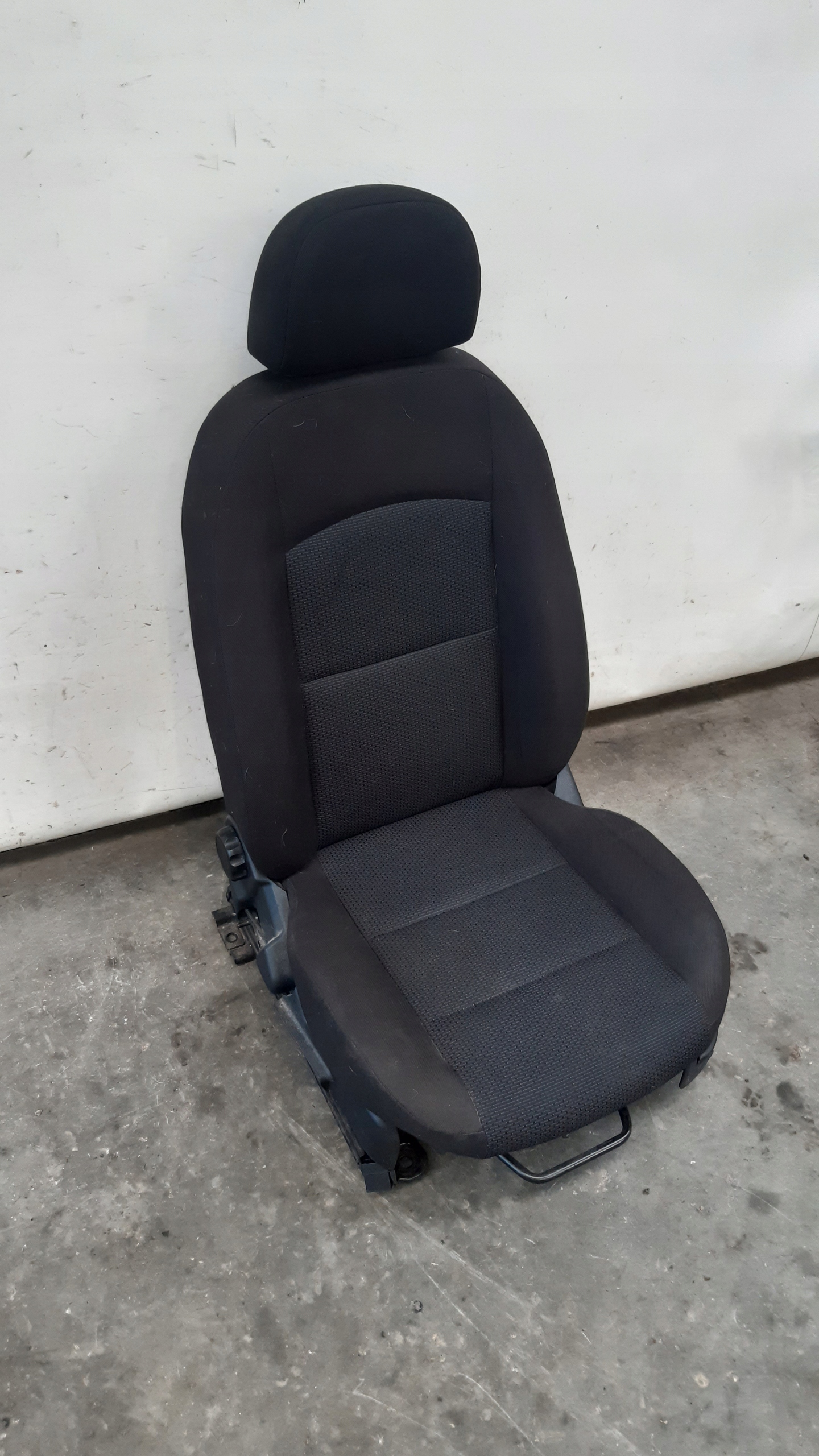 Sitz links Mazda 2 DY