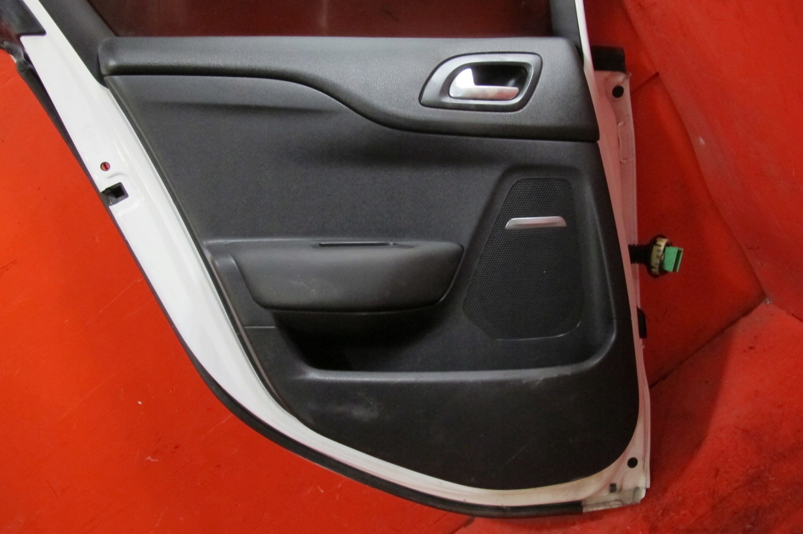 CITROEN DS4 and 11- door left rear part rear. EWP