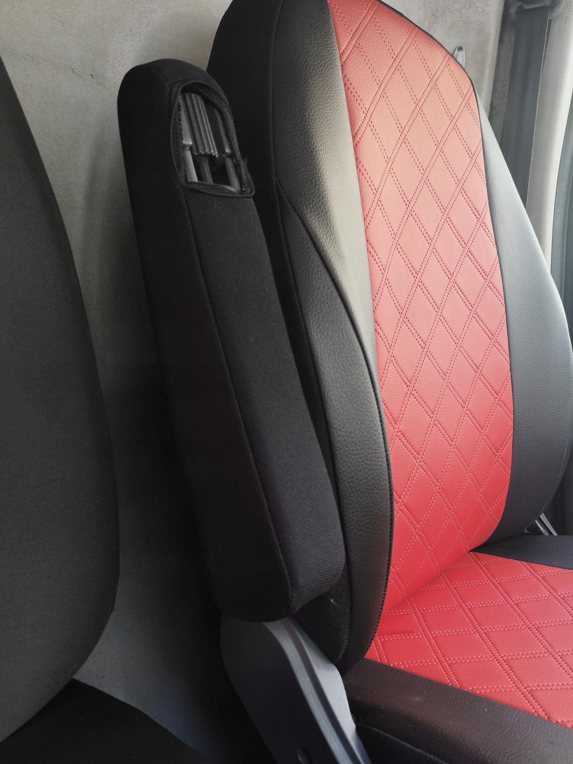 POKROWIEC NA PODŁOKIETNIK DUCATO PEUGEOT BOXER CITROEN JUMPER MOVANO LEWY Numer katalogowy producenta MIAROWY W1