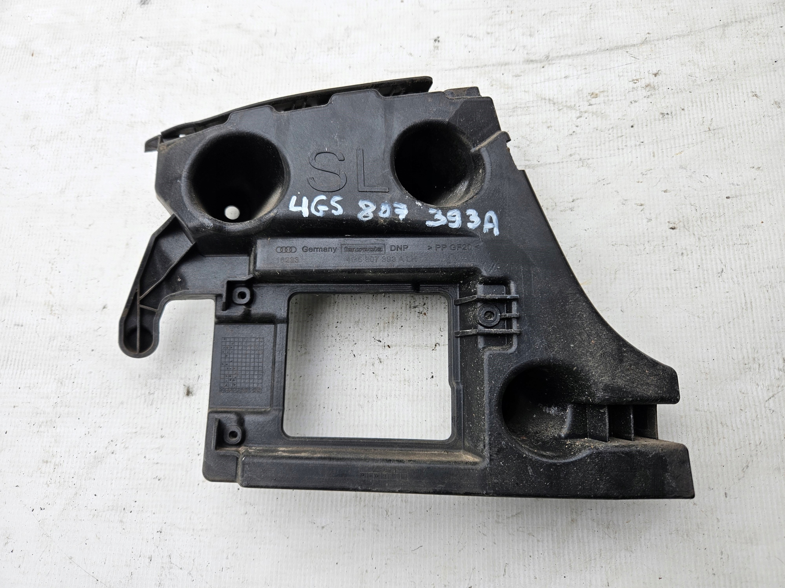 bumper bracket left rear part rear AUDI A6 C7 sedan