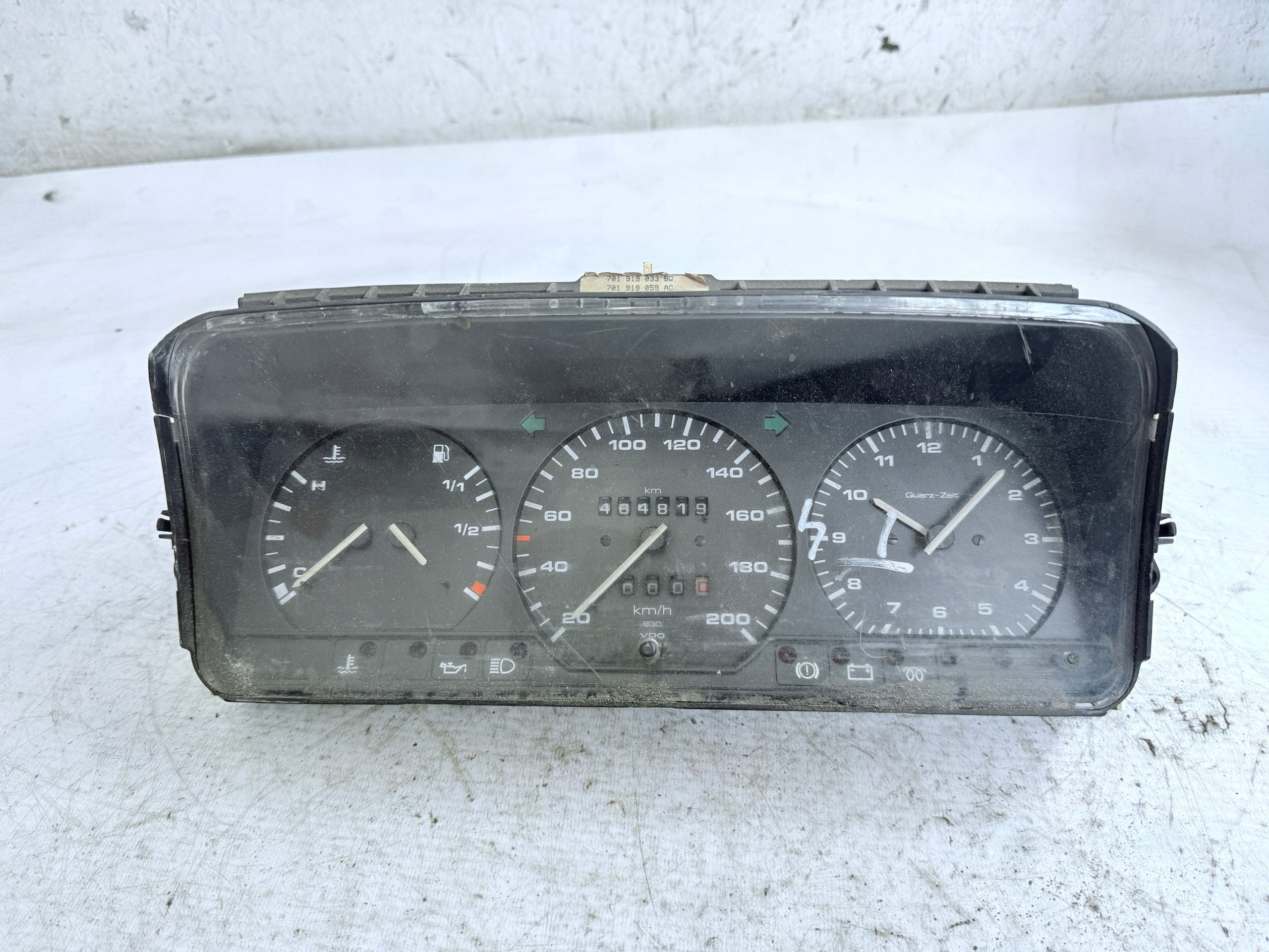 спидометр часы vw T4 transporter 701919033BQ