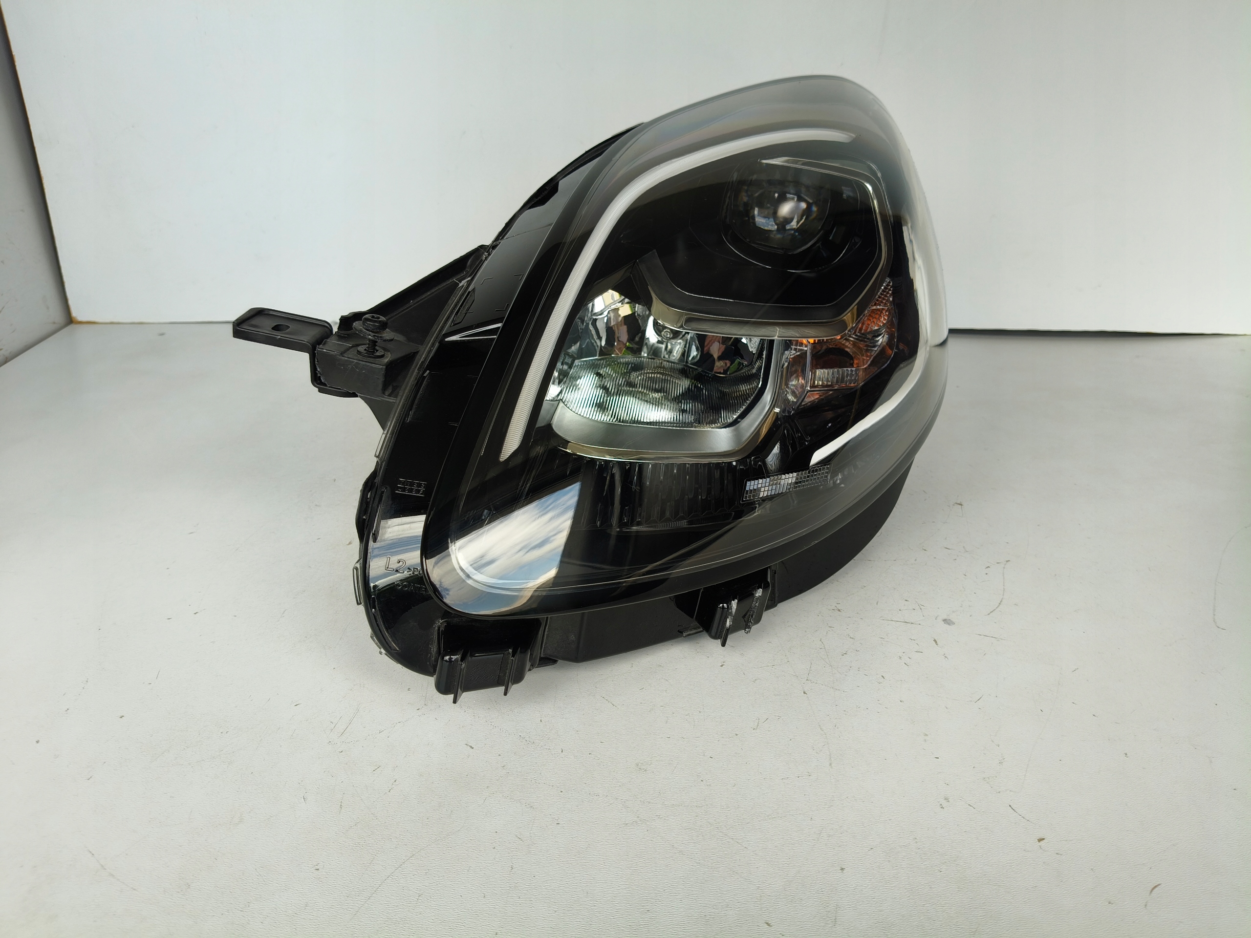 light left REFLEKTOR FORD PUMA 19- LED