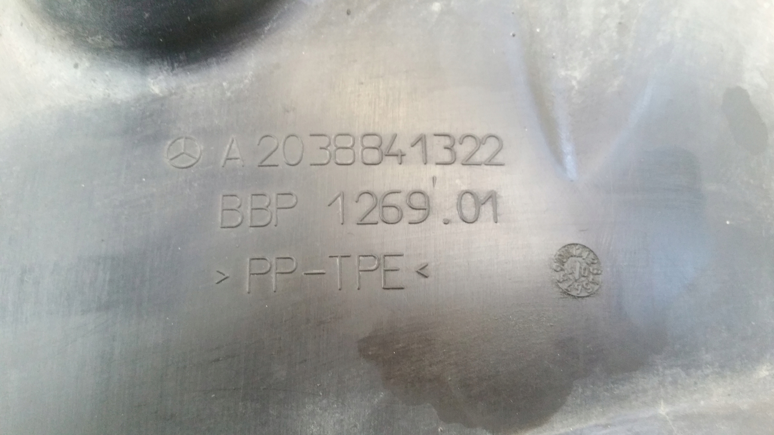 mudguard left front 2038801124 Mercedes W203 CL