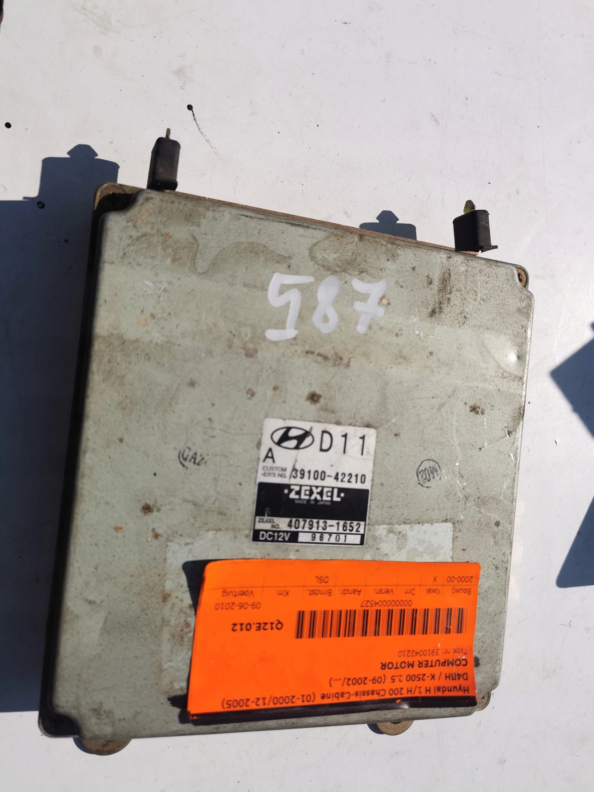 HYUNDAI H1 2.5D 39100-42210 407913-1652 computer E