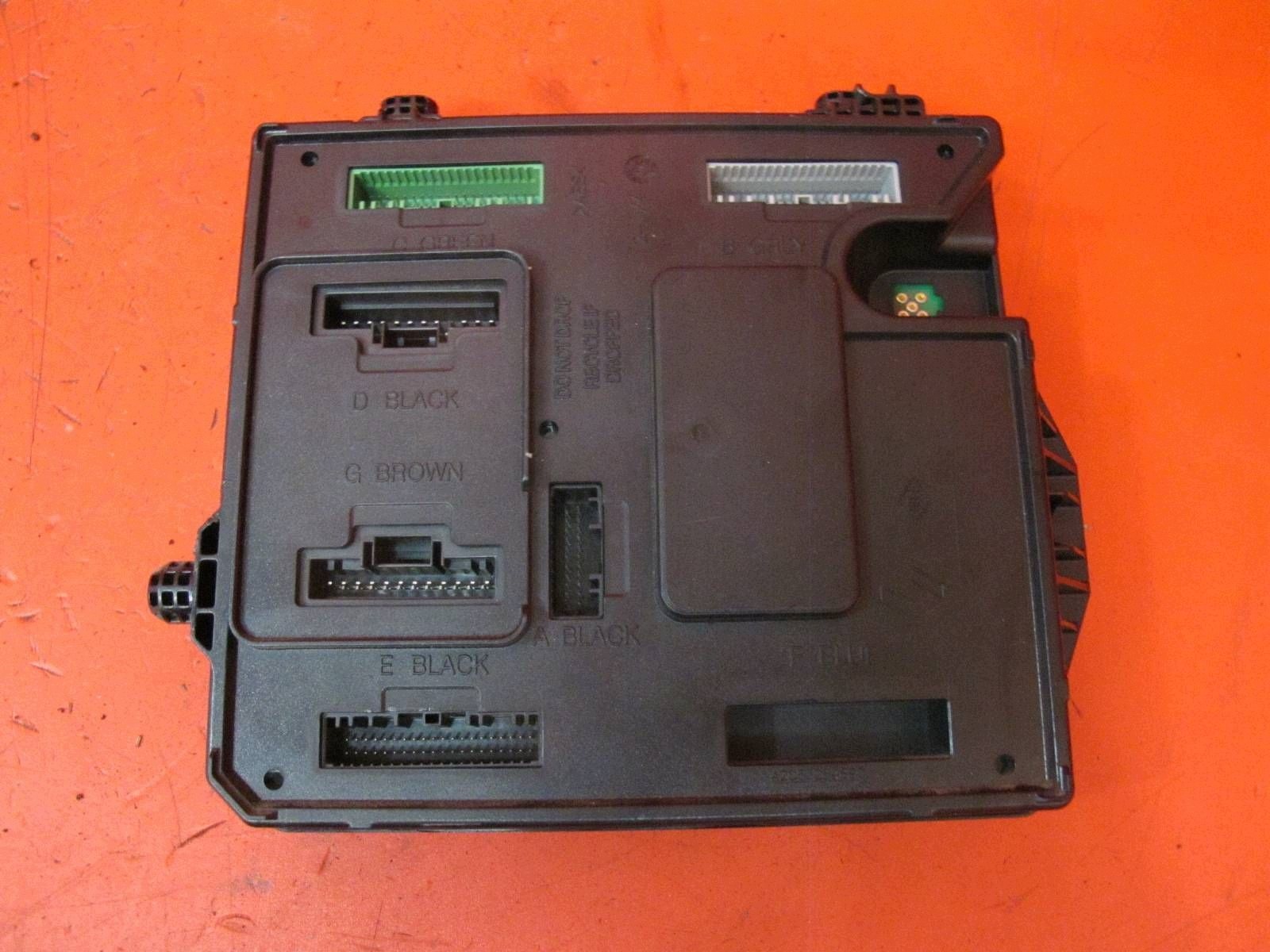 RENAULT MEGANE III 3 SCENIC 3 III module control unit BCM 284B17288R