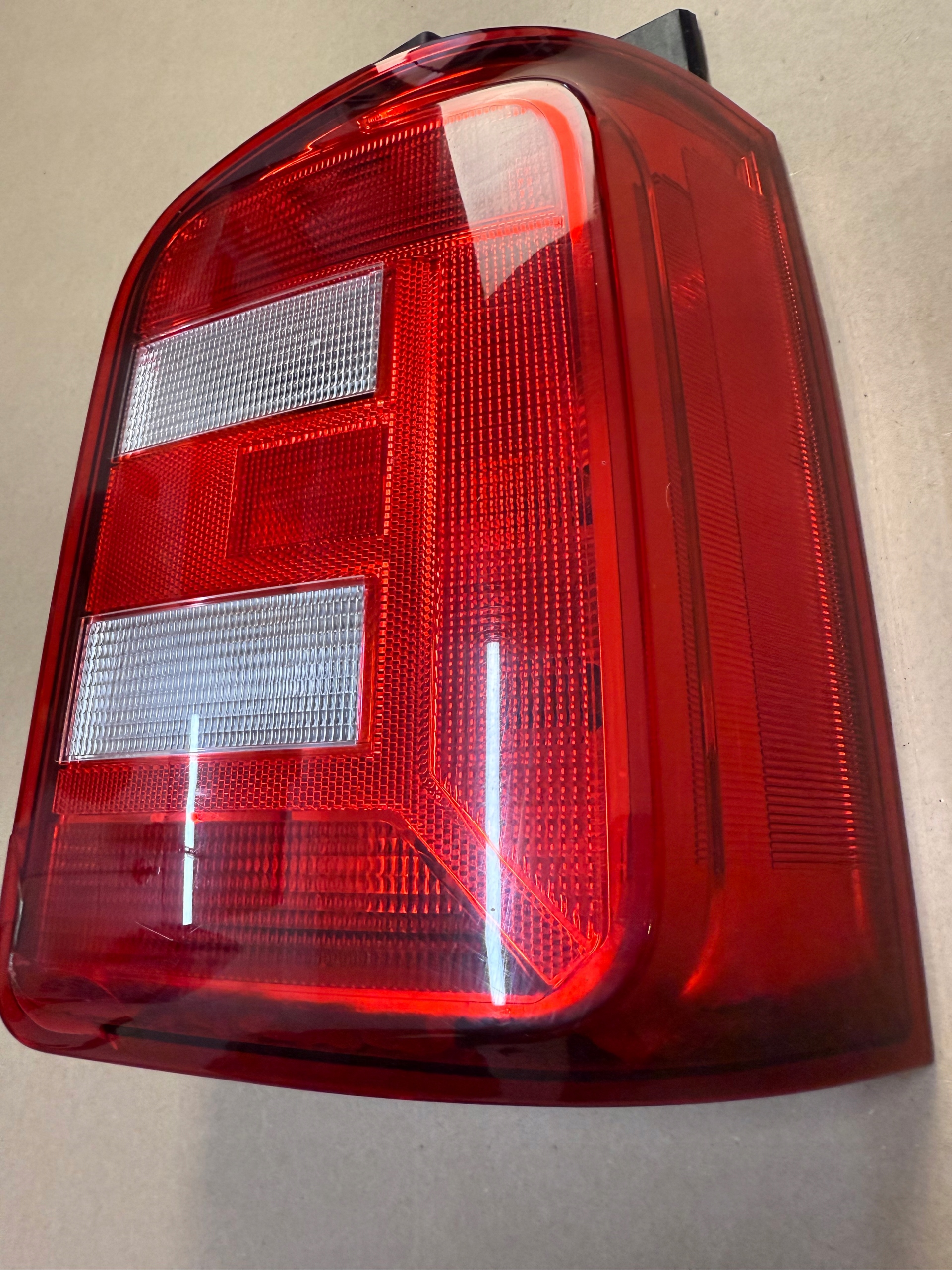 light right rear VW t6 transporter 7e0945096q