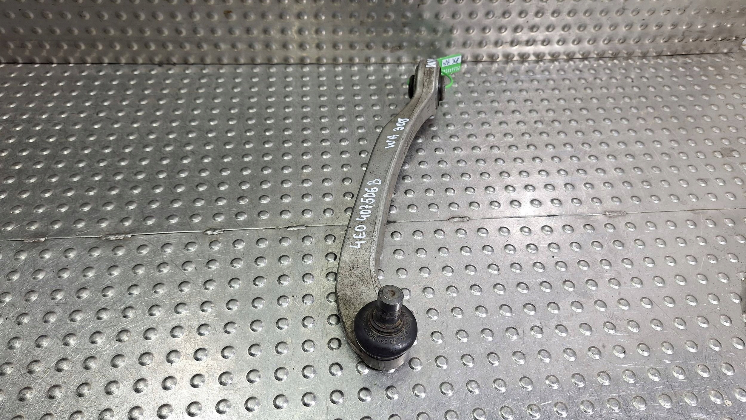 arm right front upper OE 4E0407506B AUDI A6 C6 A8 D3 PHAETON