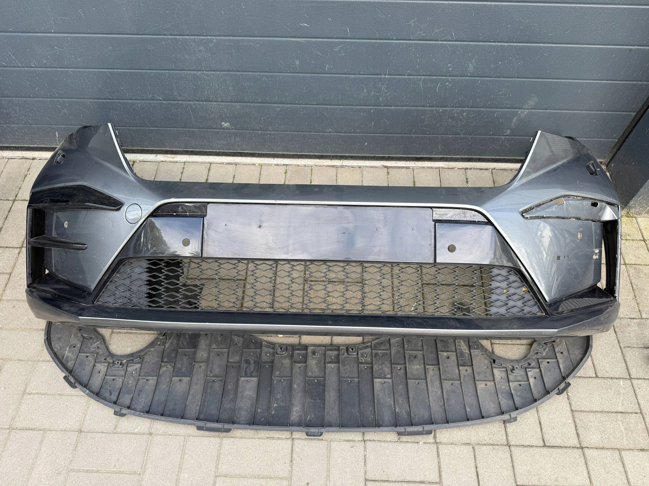 Skoda Enyaq iV 20- bumper front front cover below bumper