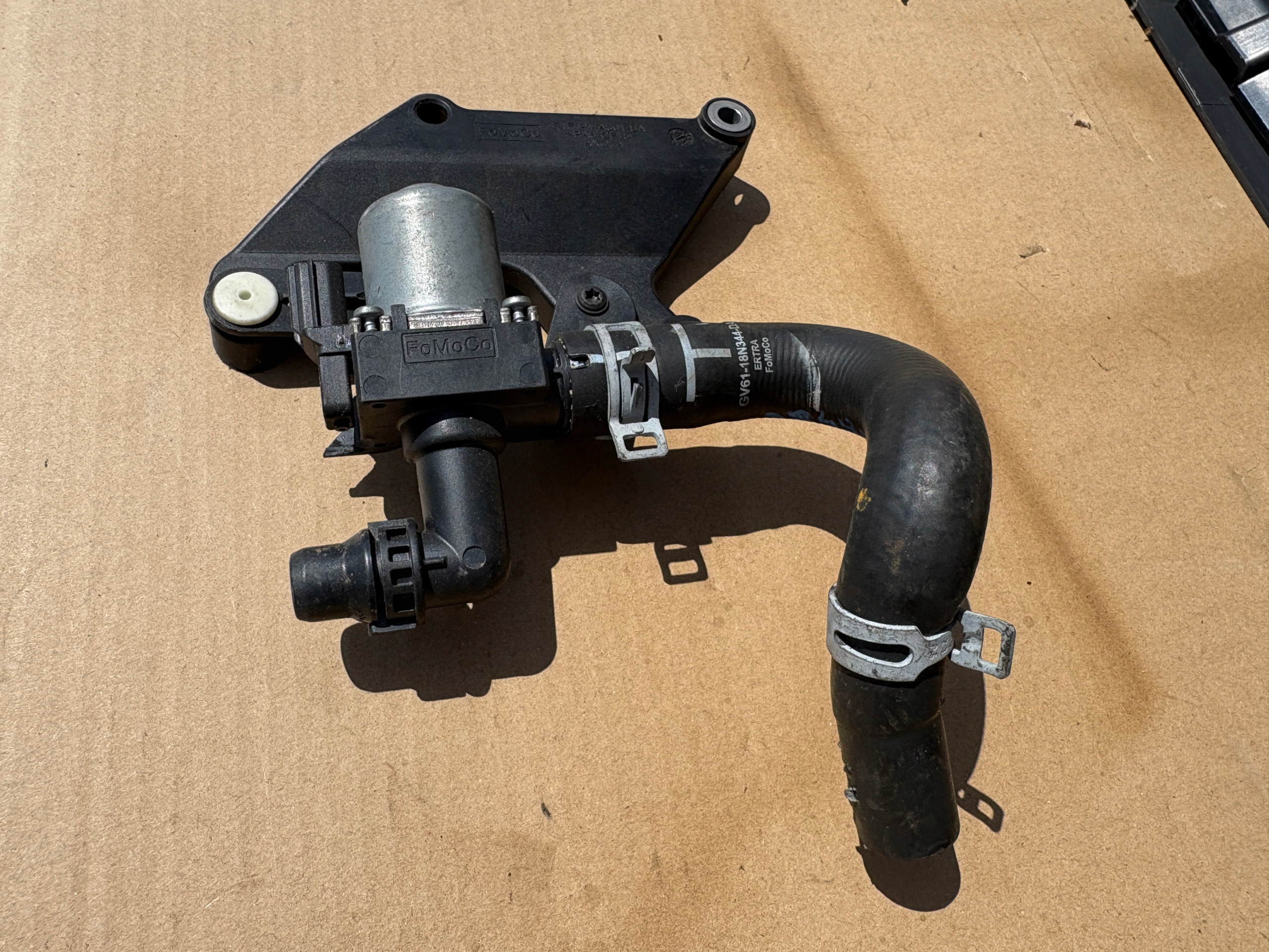 FORD KUGA MK2 dodatna pumpa pumpa cirkulacije vode F1F118495DB
