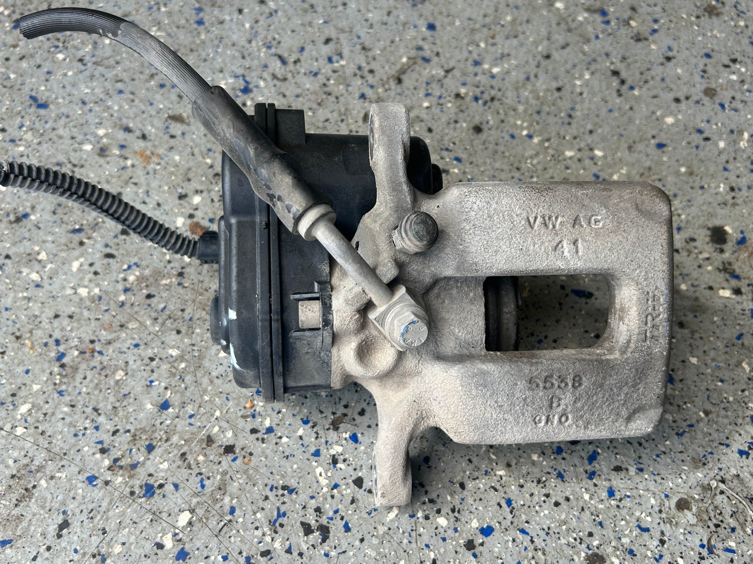 AUDI Q3 8U caliper brake rear part left right