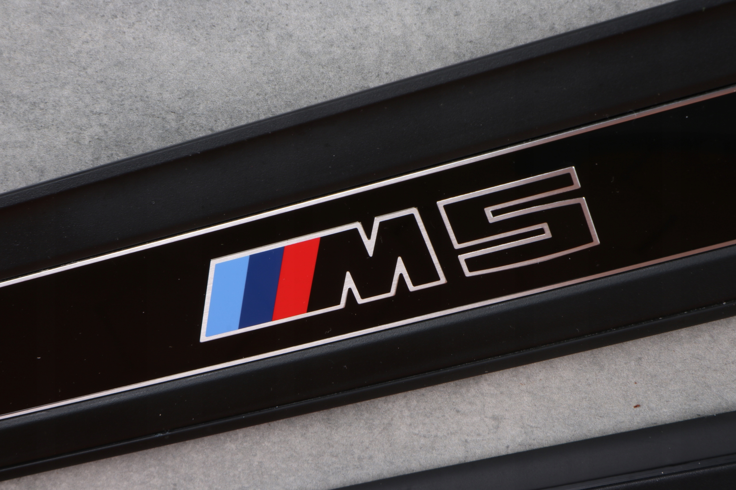 BMW M5 G90 G99 mouldings caps threshold front front 7886679