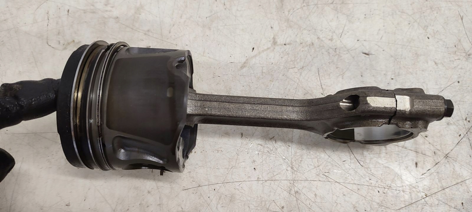 piston connecting rod Opel Zafira C 2,0 CDTI A20DTH