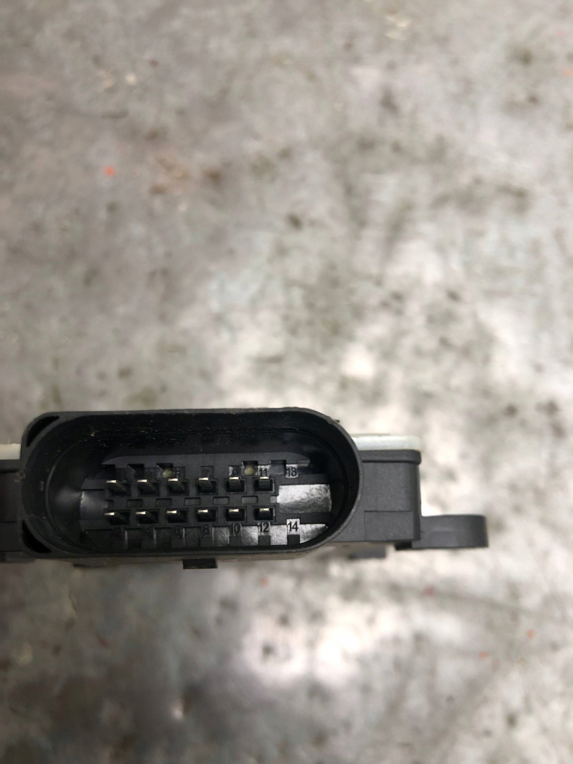 RADAR Sensor DISTRONIC VW AUDI 4N0907566E