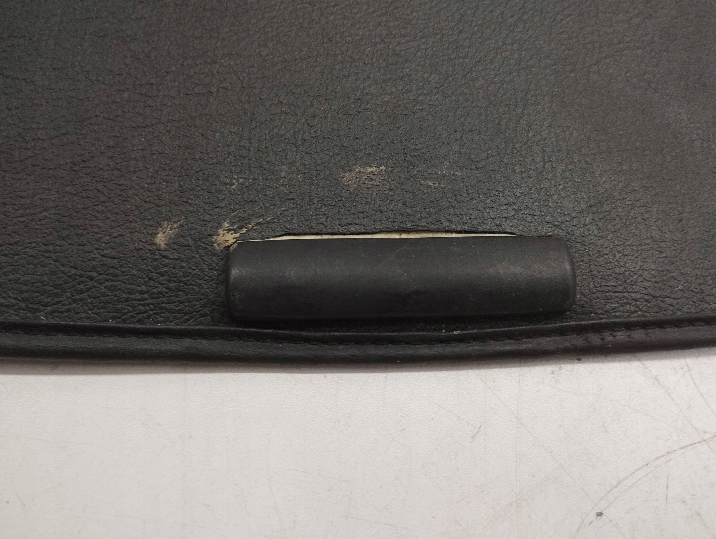 mazda 2011 ролета багажника