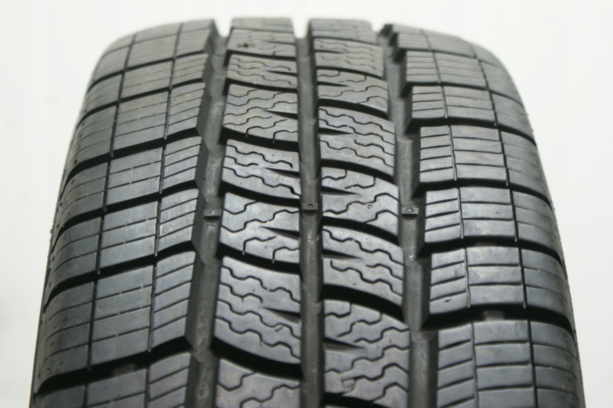 195 / 70R15C Vredestein COMTRAC 2 ALL SEASON + 8,9 мм