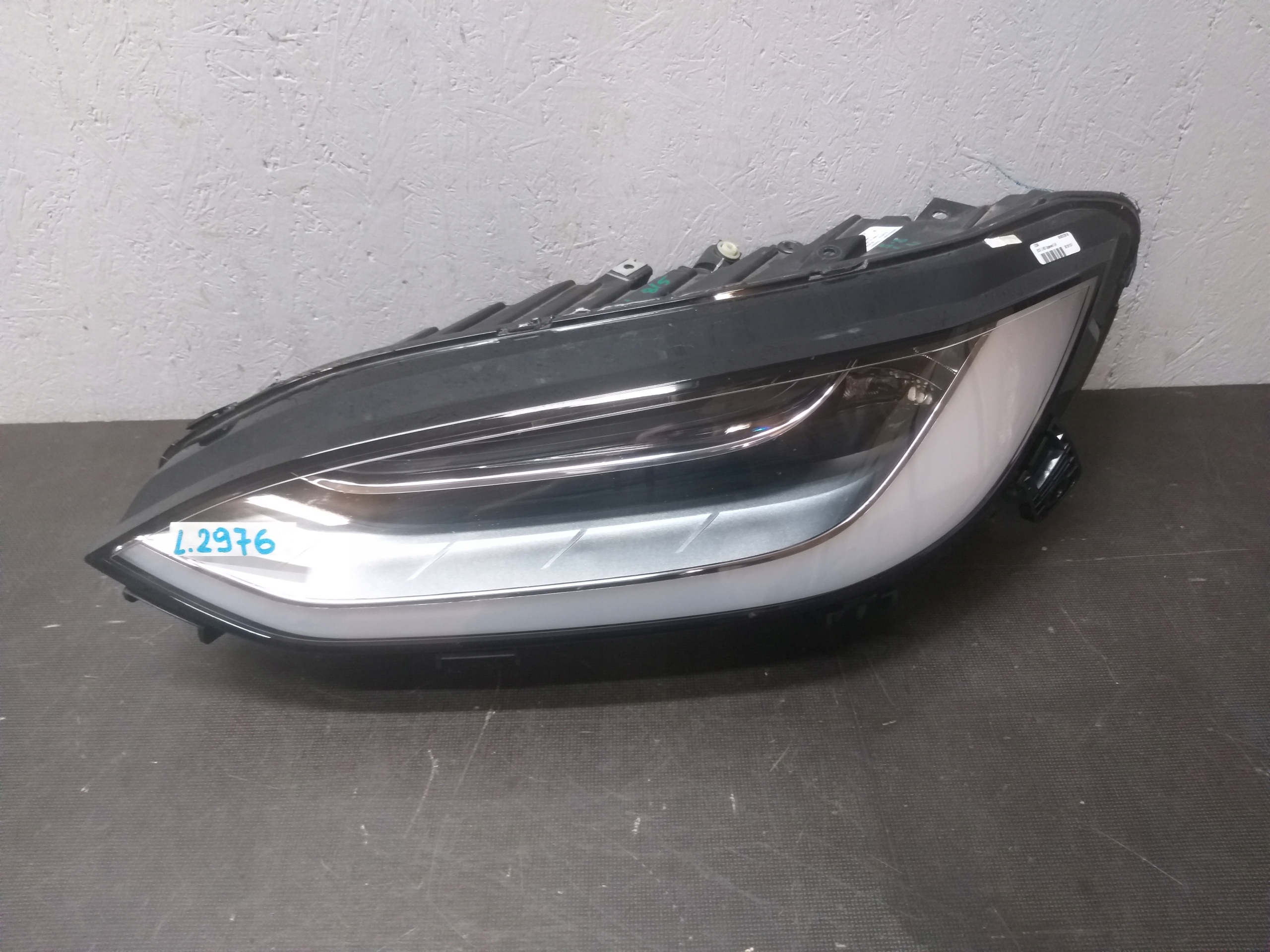 light front left TESLA X FULL LED 1034318 00 B