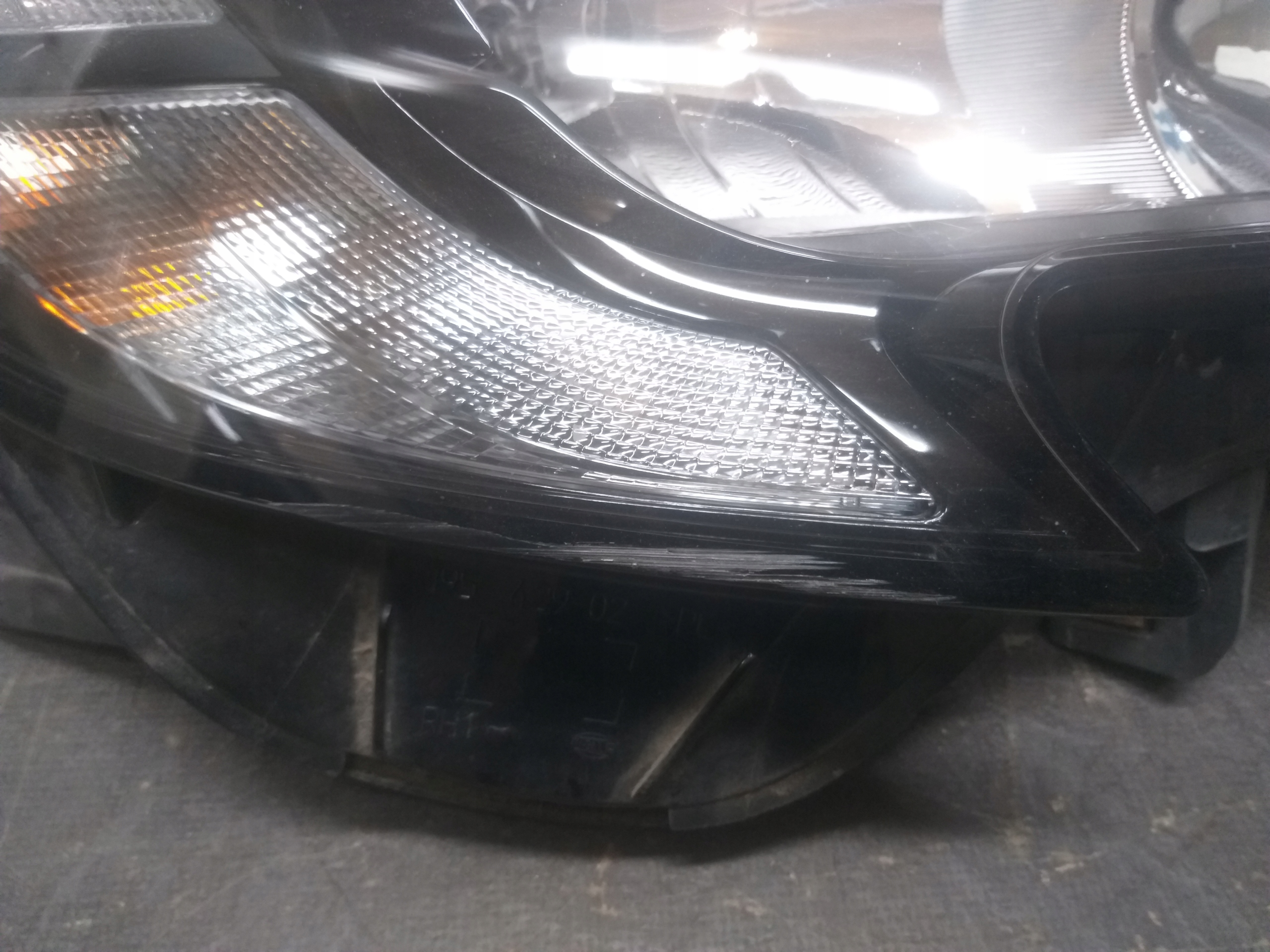 light front right OPEL CORSA E 13381336
