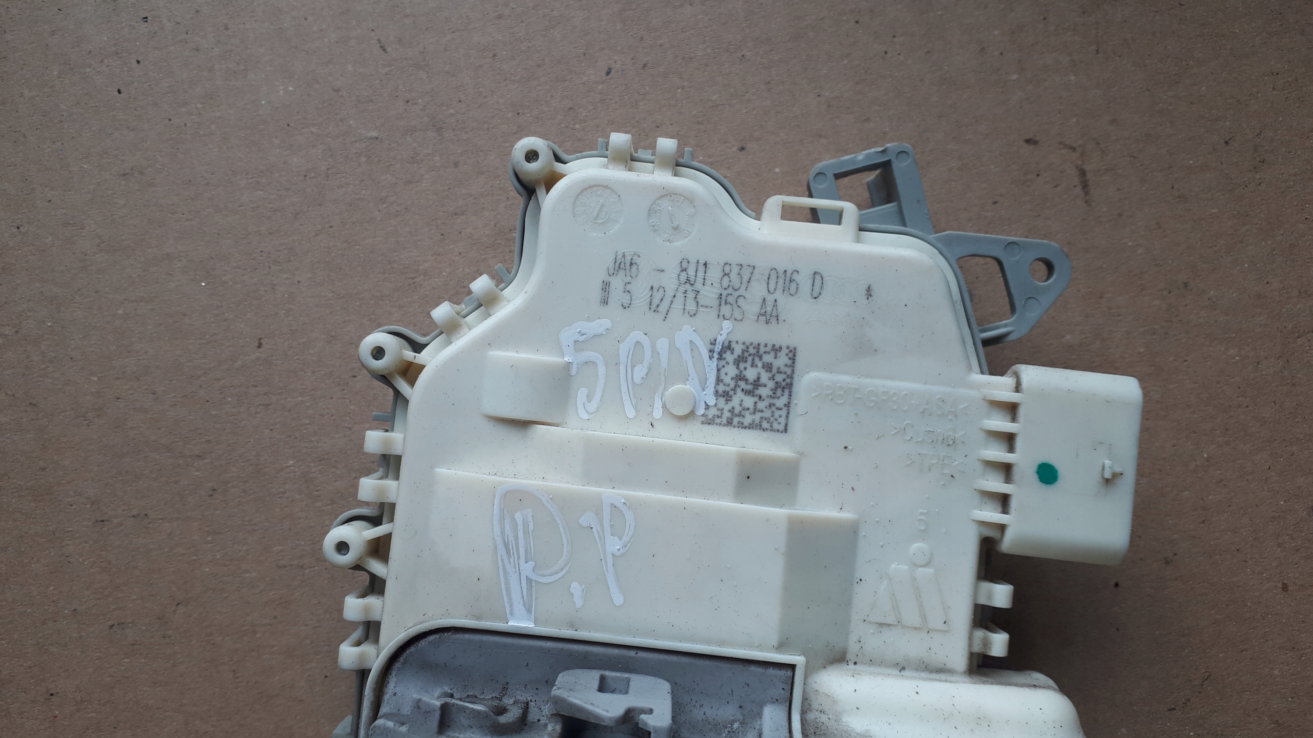A6 C7 4G lock door right front 5PIN A7 S4 B8 A5