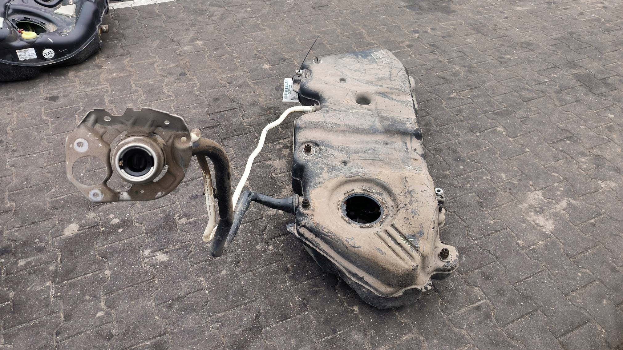 tank 80A201021 2.0 TDI AUDI Q5 II FY