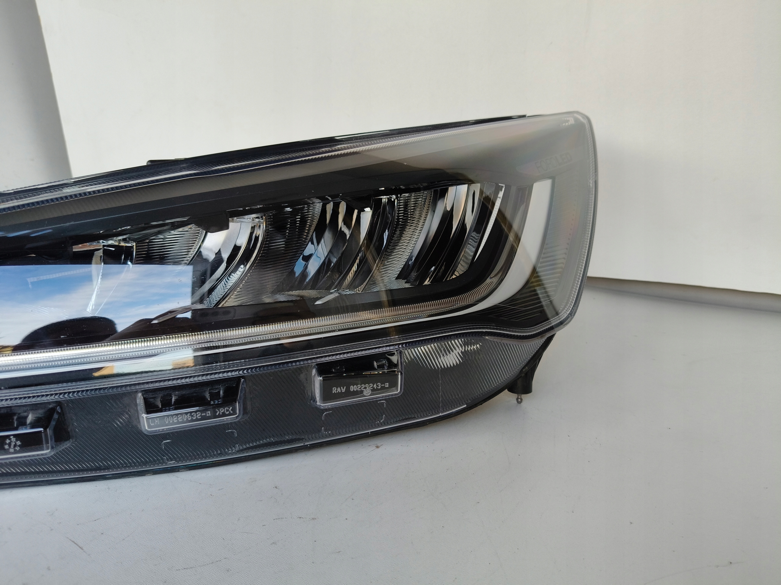 feu gauche REFLEKTOR FORD FOCUS MK4 22- LIFT FULL LED
