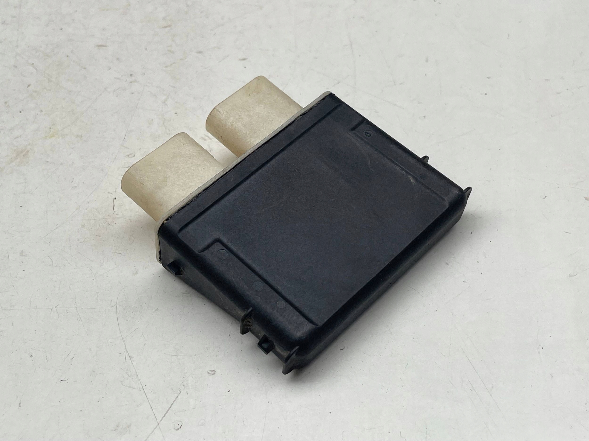 Module pour l’ouverture du capot VW AUDI PORSCHE 3G0962243C !J