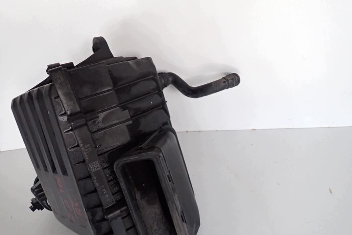 VW SEAT SKODA AUDI FILTER luft 5Q0129607AA