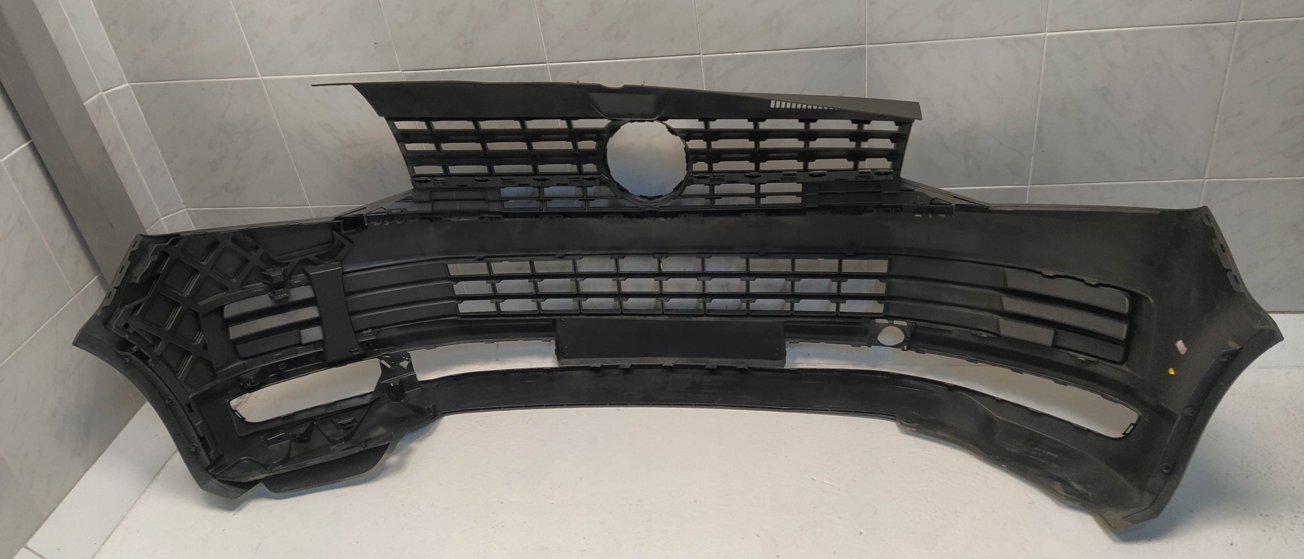 VW VOLKSWAGEN TRANSPORTER T6 nárazník předek přední