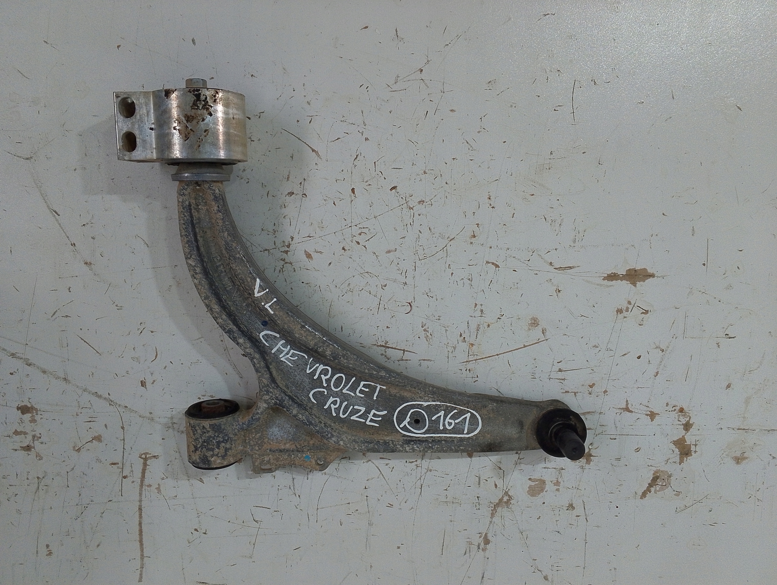 CHEVROLET CRUZE arm front left (Q161)