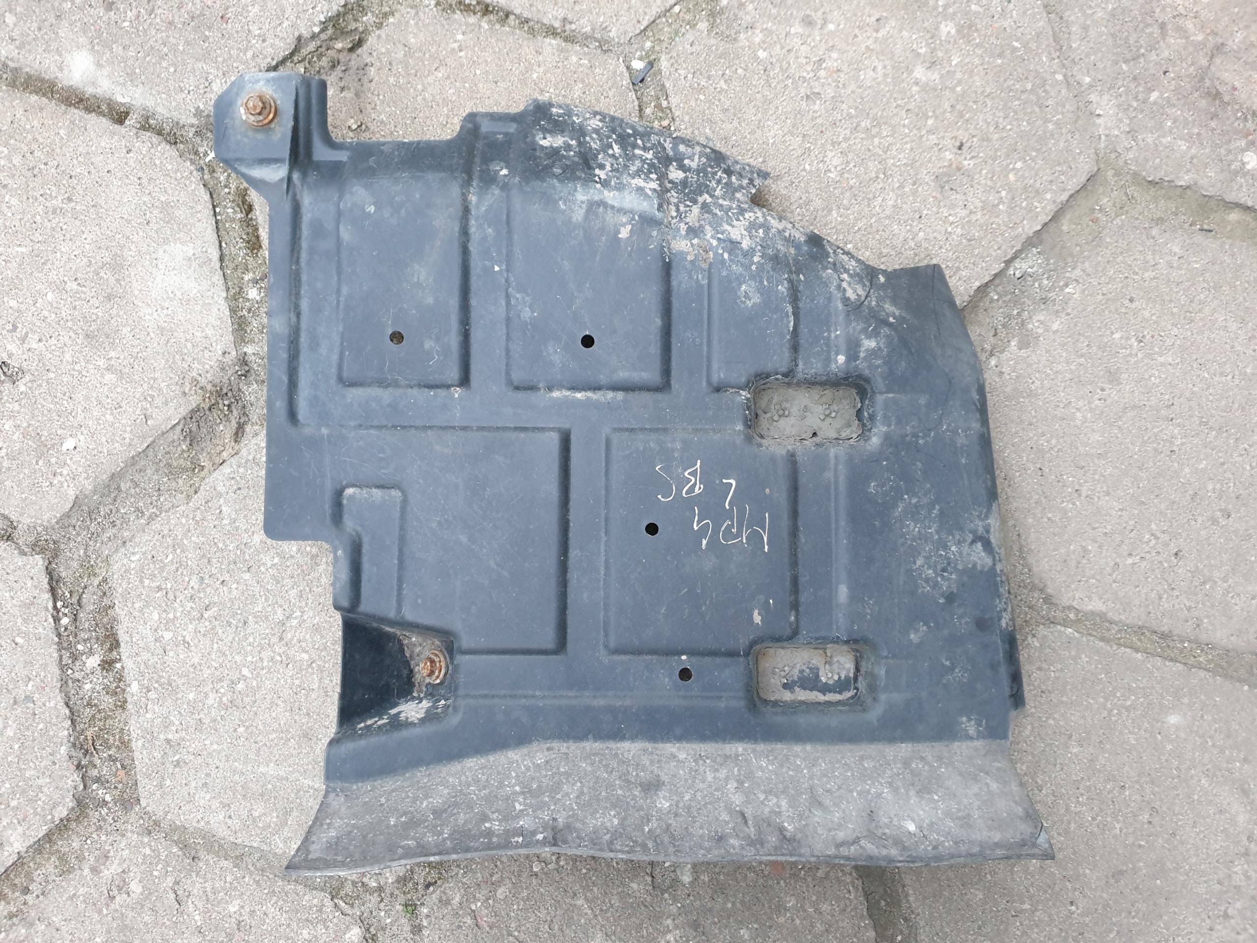 ACTROS MP4 ЗАЩИТА ДВИГАТЕЛЯ ПОД СТУПЕНЬКОЙ