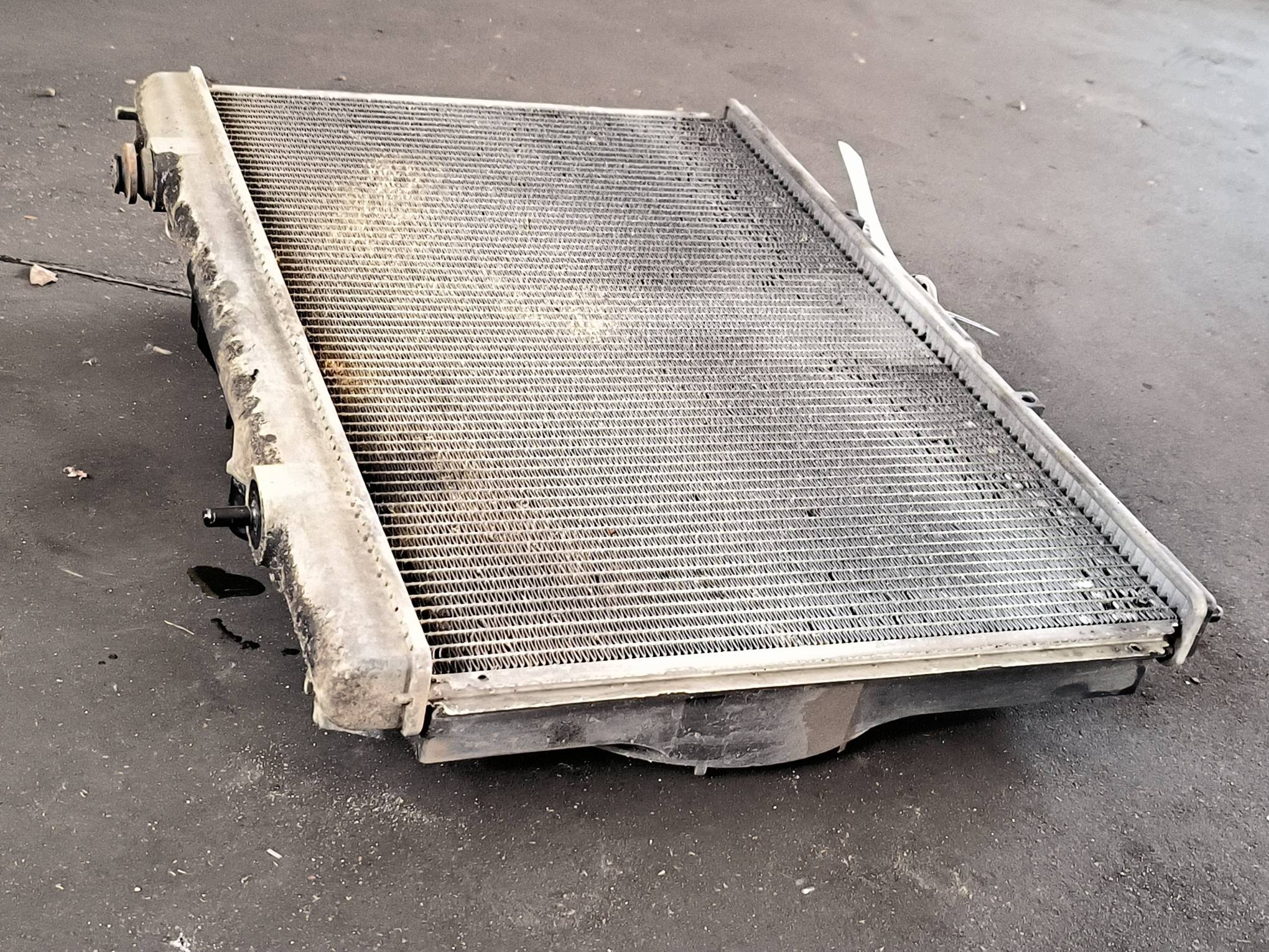water cooler MITSHUBISHI PAJERO PININ