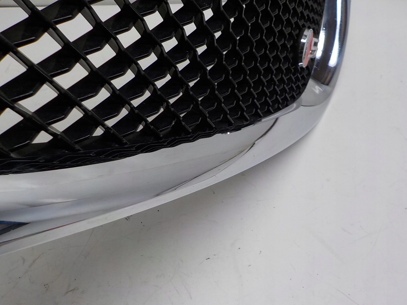 JAGUAR XF X250 grill grille radiator