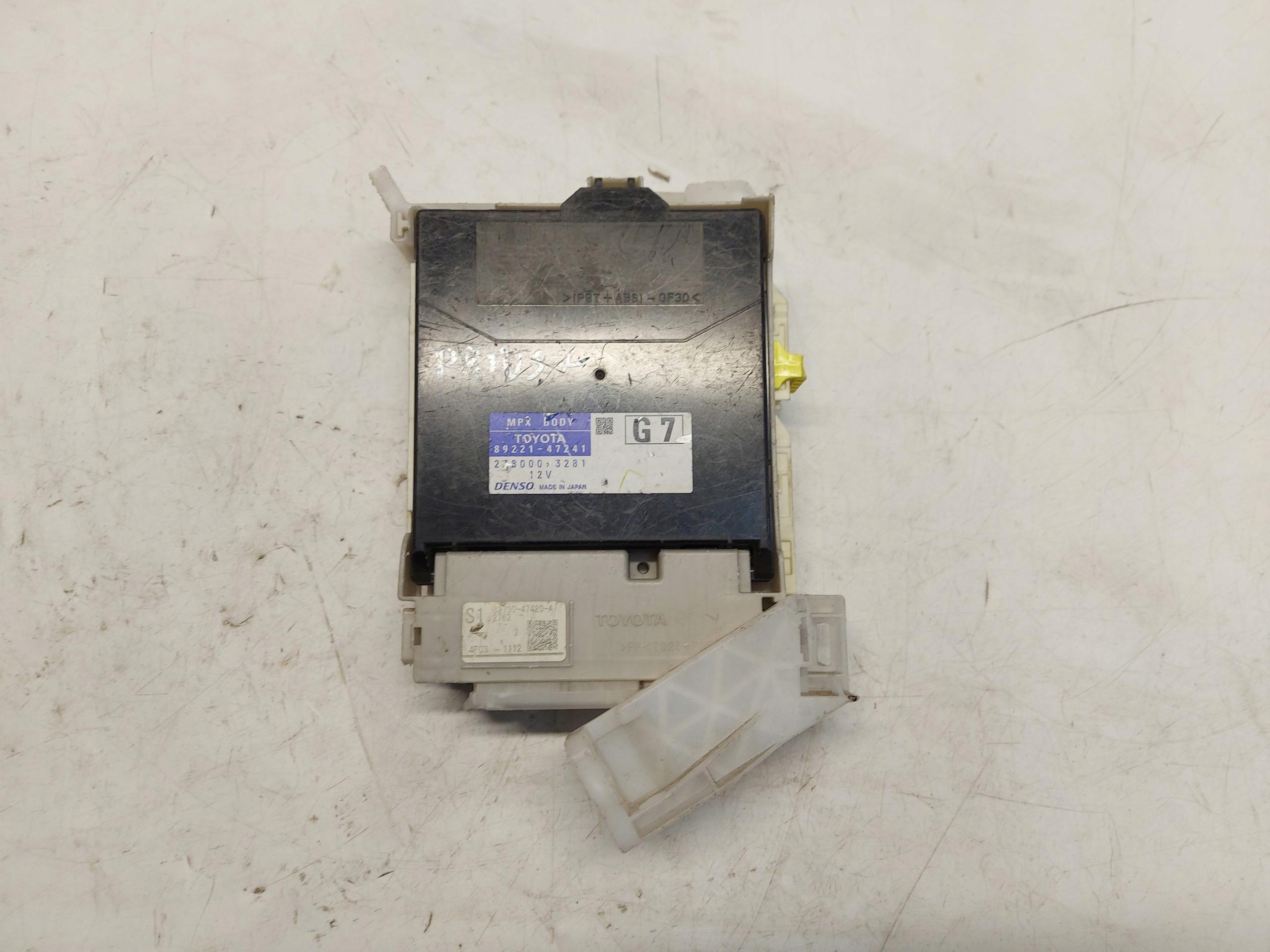 TOYOTA PRIUS + module control unit 89221-47241