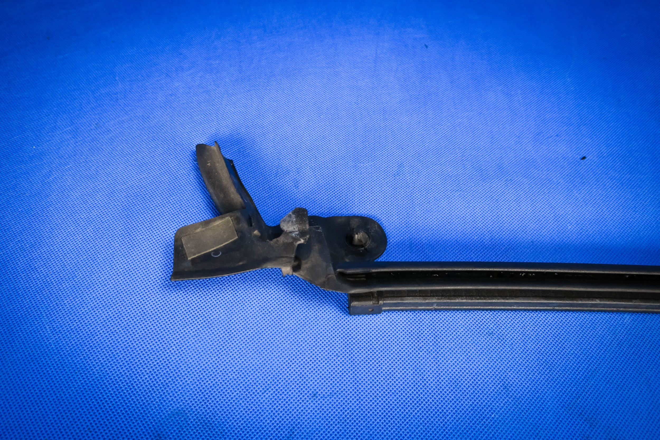 gasket right door windows Audi A7 4G8 4G8839480H