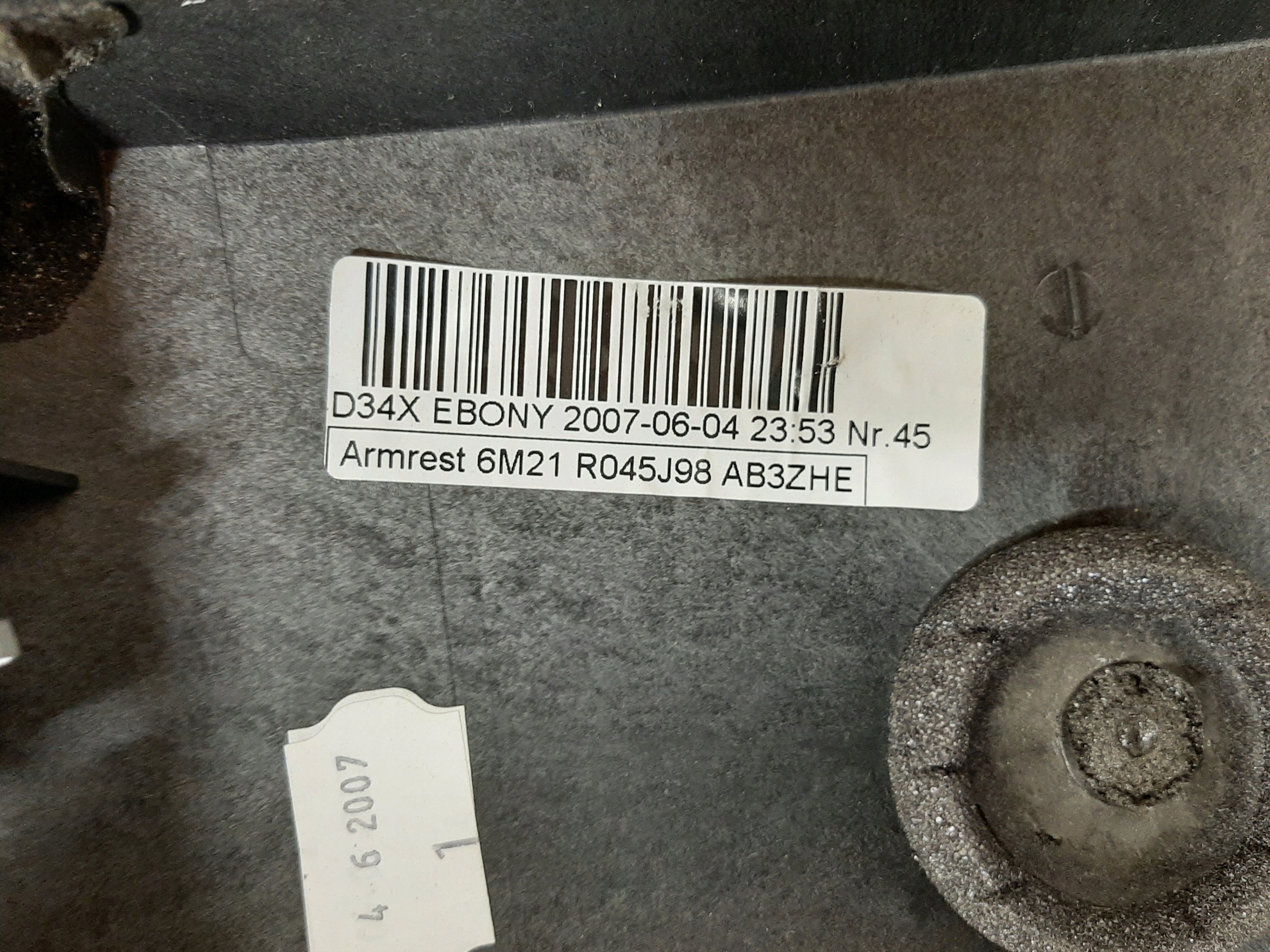 FORD MONDEO MK4 подлокотник 6M21-R045E00-A