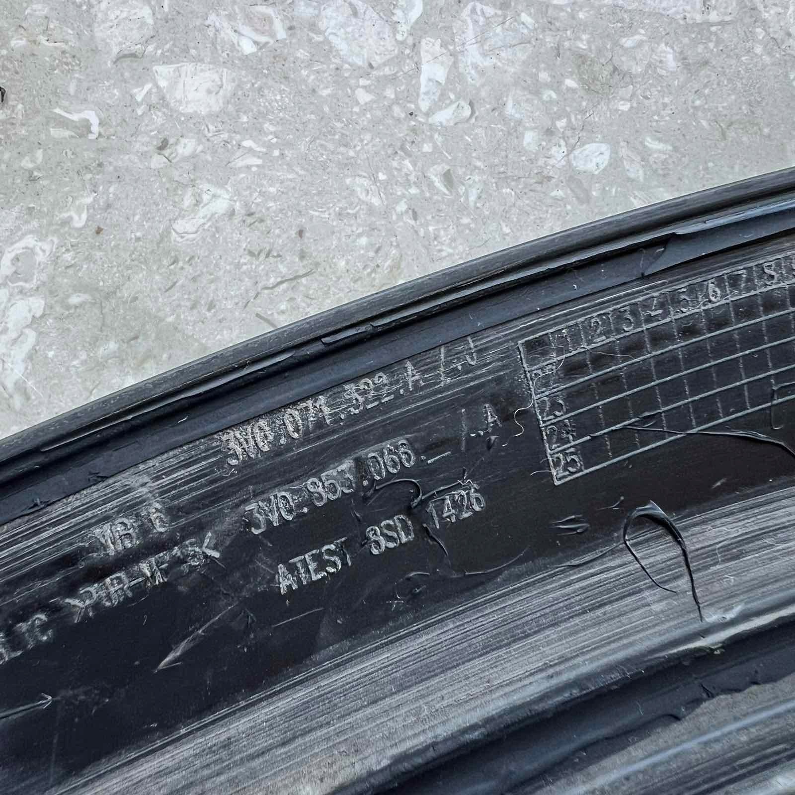 Skoda Superb III lišta nárazníku předek pravá 3V0071322A