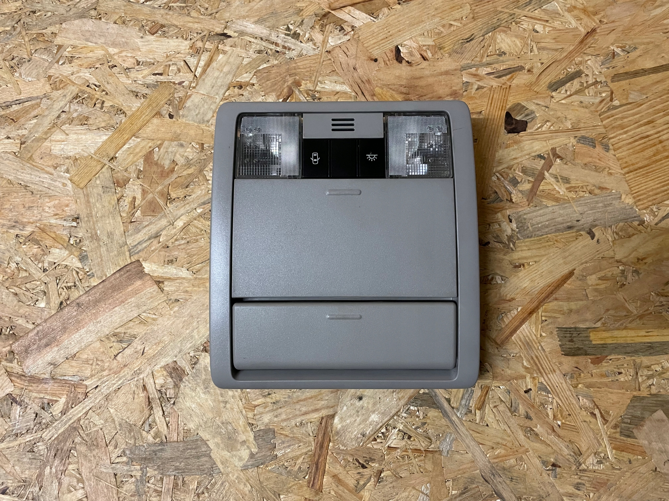 81260-0F085 - ЛАМПА ОСВЕЩЕНИЕ САЛОНА TOYOTA VERSO FL