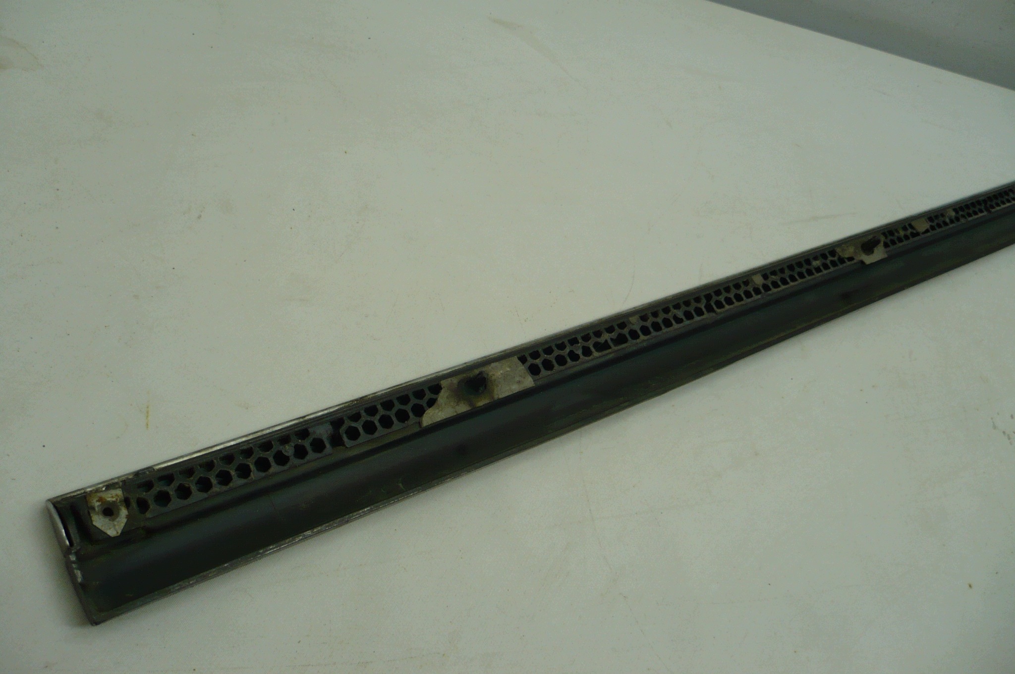 VW PASSAT B7 10-14 moulding door left front
