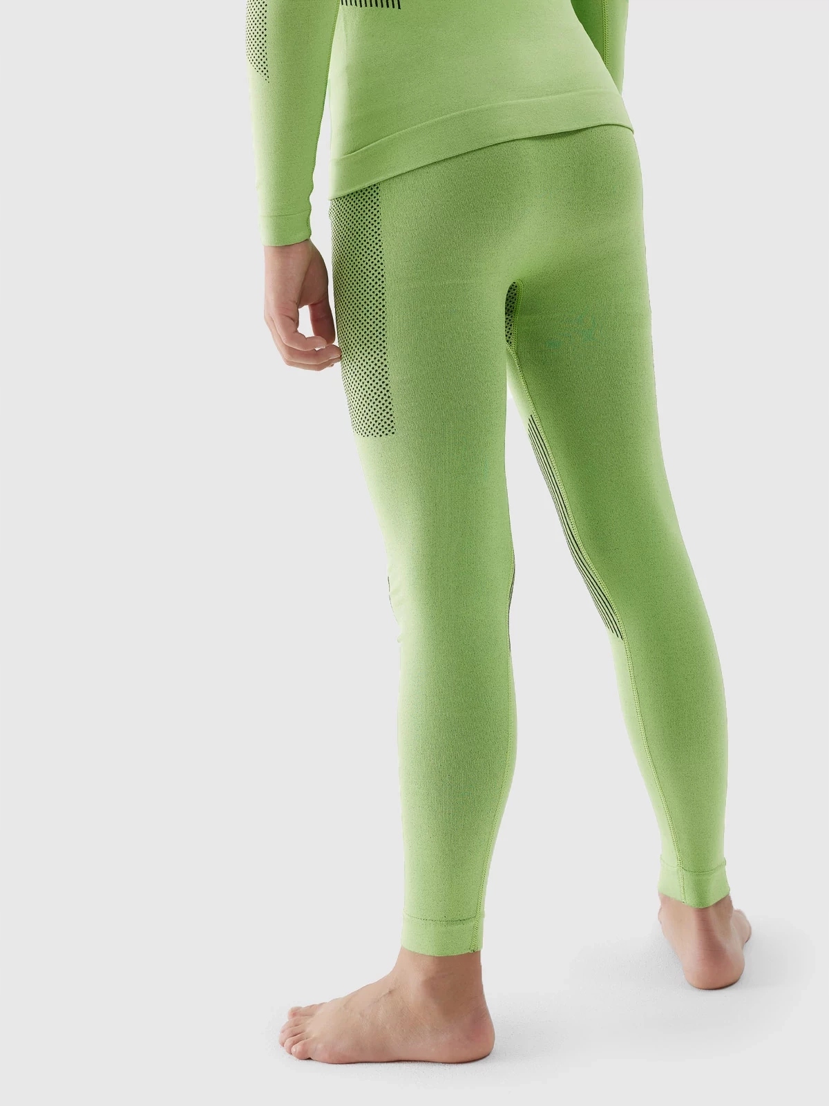 BIELIZNA TERMOAKTYWNA DZIECIĘCA 4F GÓRA DÓŁ ZESTAW SPORT AW23M093 164 Liczba produktów w zestawie 2 szt.