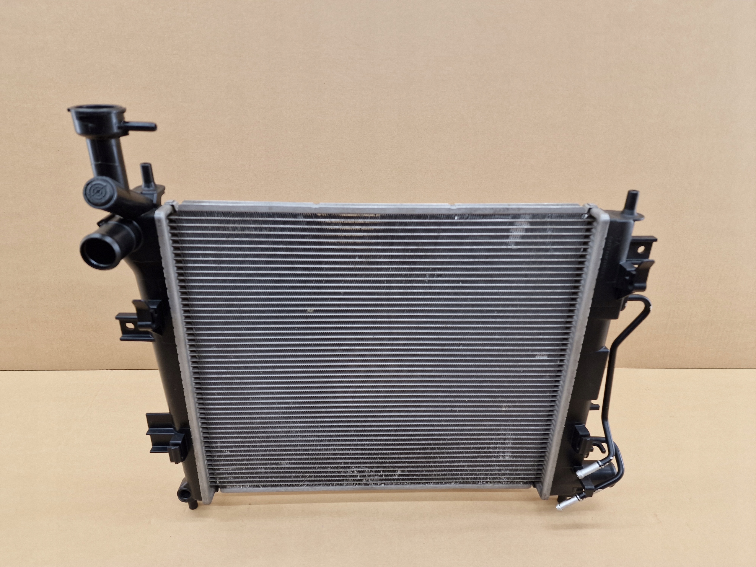 РАДІАТОР ВОДУ HYUNDAI I10 АВТОМАТ 2011-2014